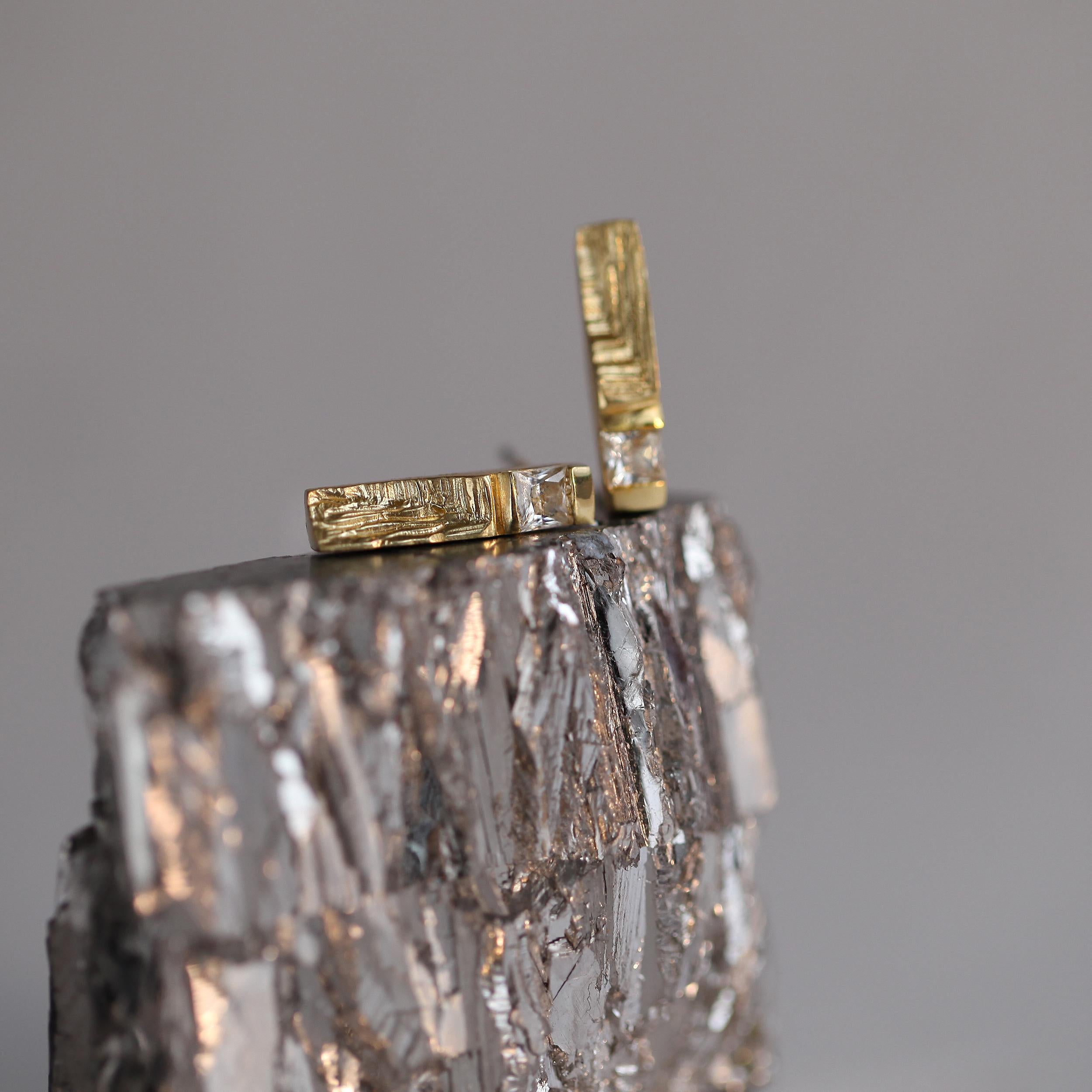 Women's or Men's XYZ Lumae 0.36 Carat Diamond Gold Modernist Stud Earrings For Sale
