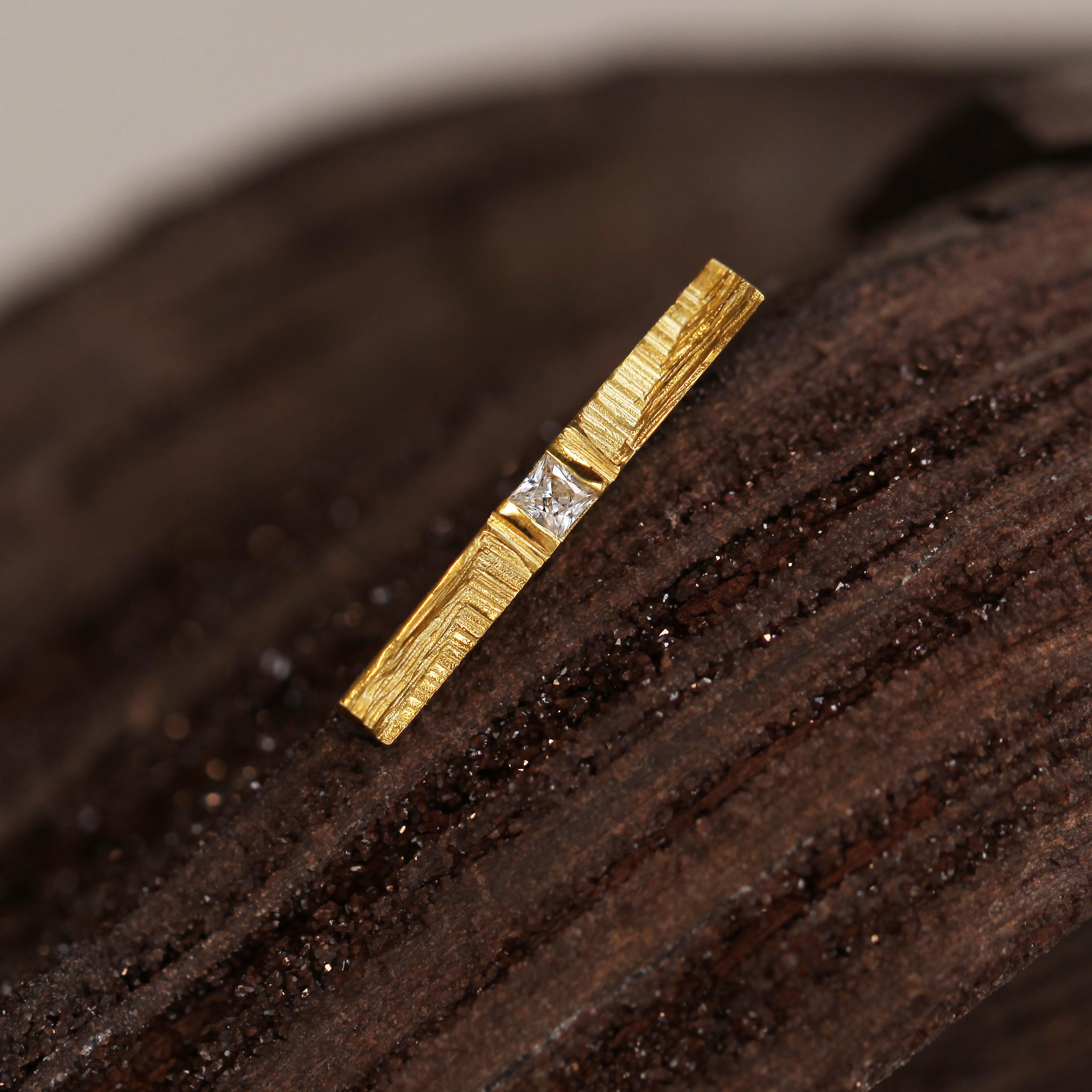 Women's or Men's XYZ Solis 0.2 Carat Princess Cut Diamond Gold Modernist Statement Solo Earring For Sale