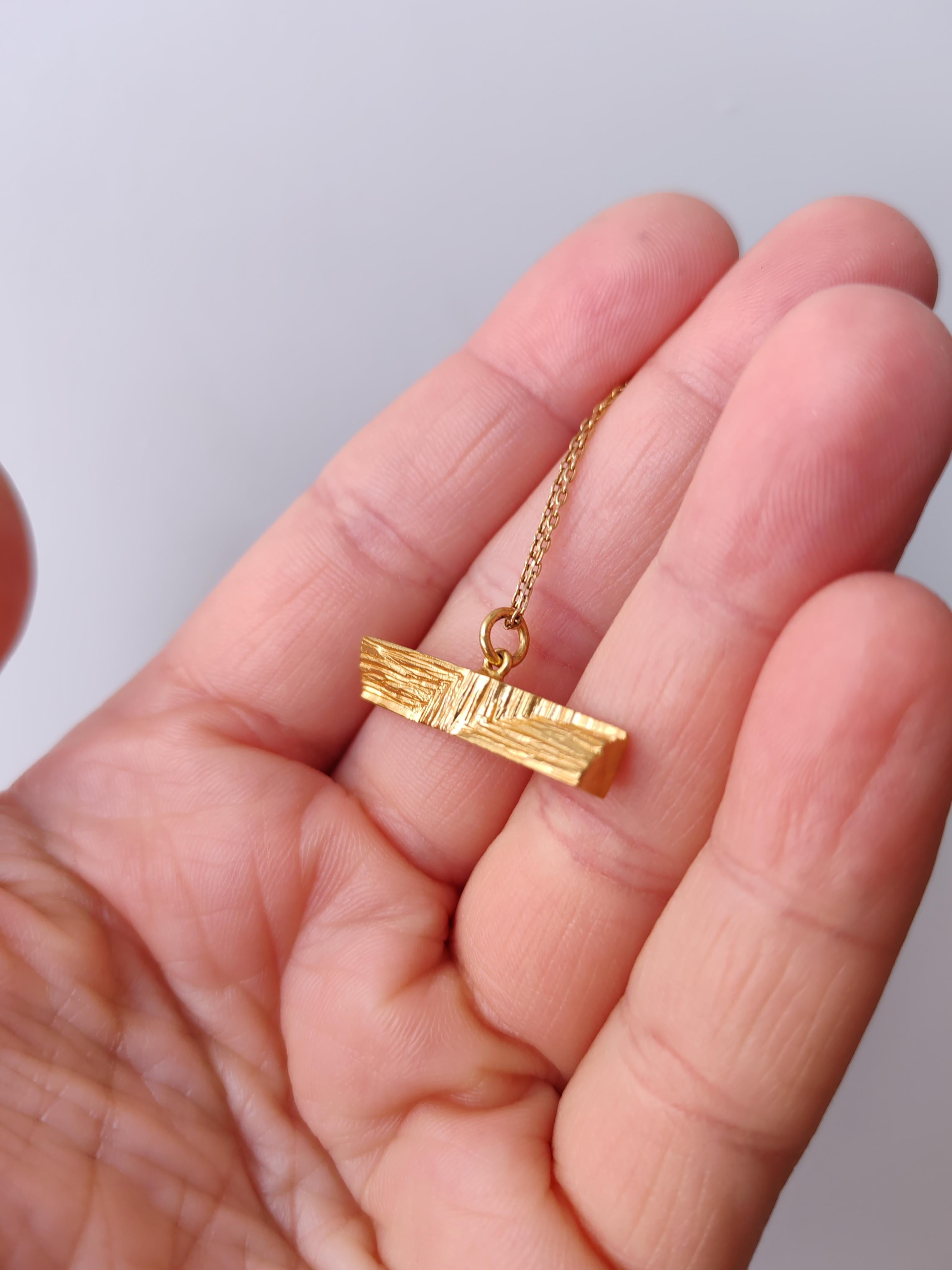XYZ Trabea Modernist Gold Statement-Anhänger - Agata Karwowska im Angebot 2
