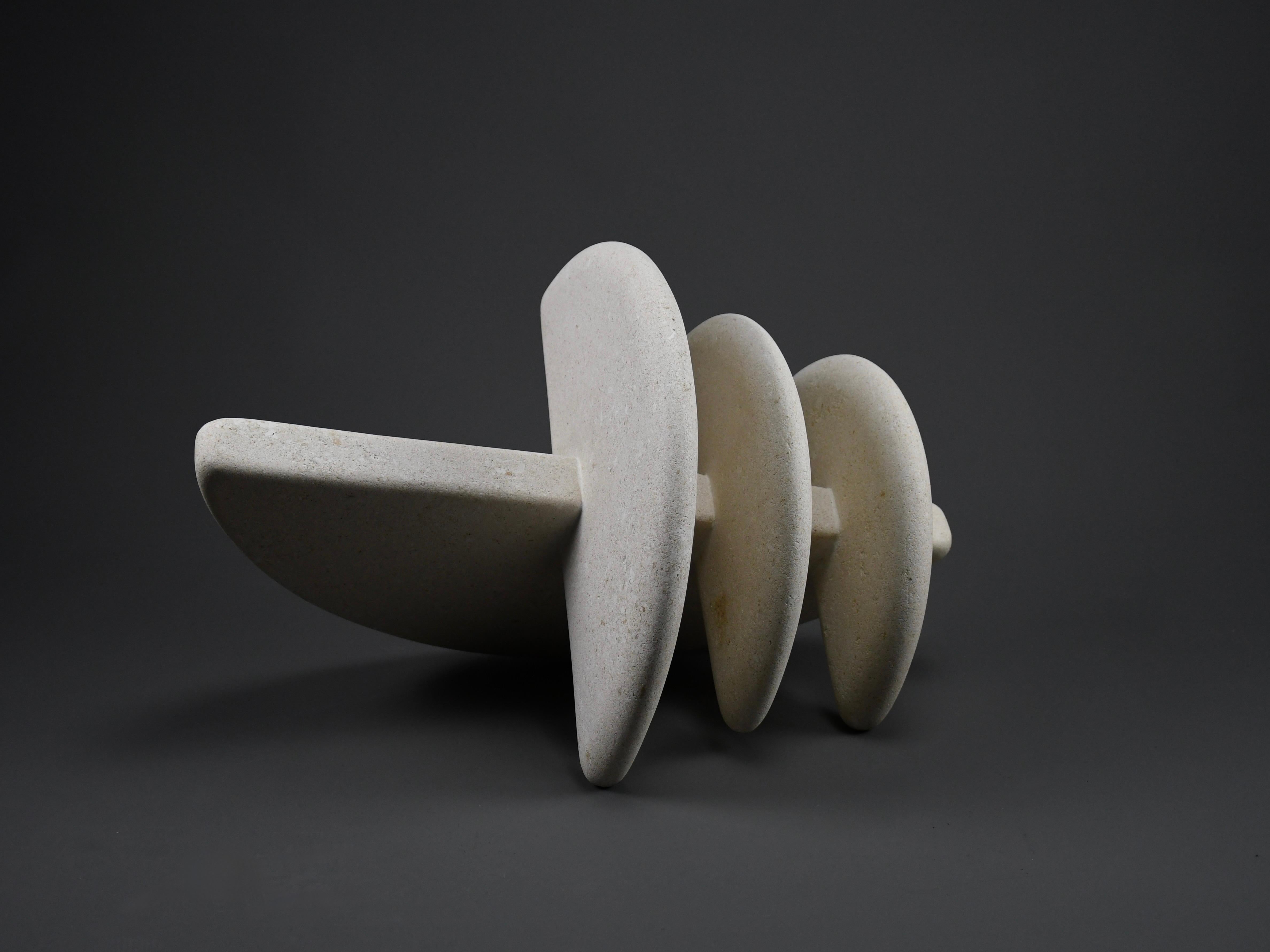 “XYZ4” by Alberto Cabiddu – A Harmonic Dialogue in Stone (1999) im Angebot 2