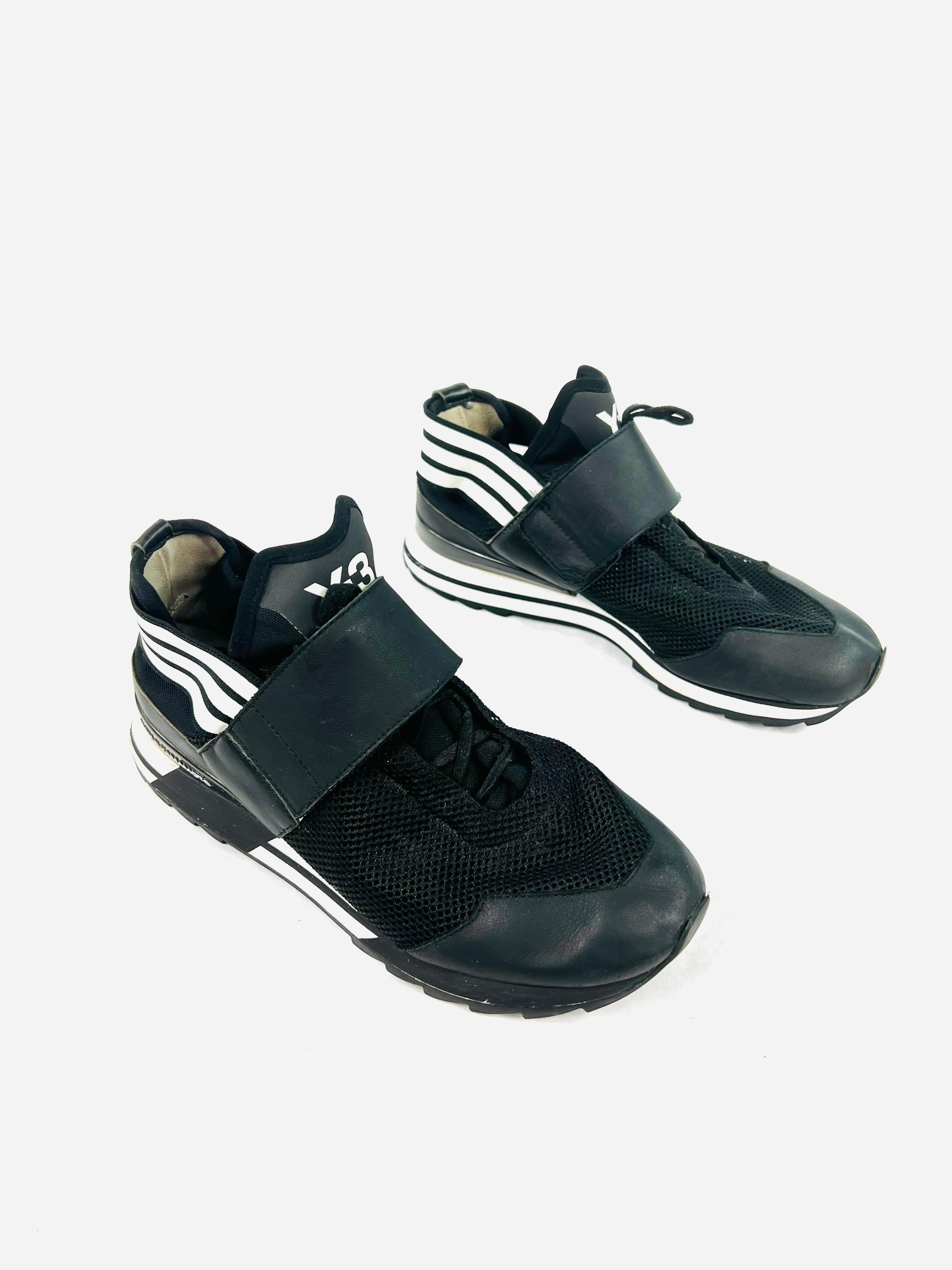 Y-3 Rhita Sport Black and White Sneakers, Size 38 In Excellent Condition For Sale In Beverly Hills, CA