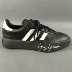 Y-3 Sneaker in Größe 9,5, schwarz-weiß, aus Leder, mit Schnürung