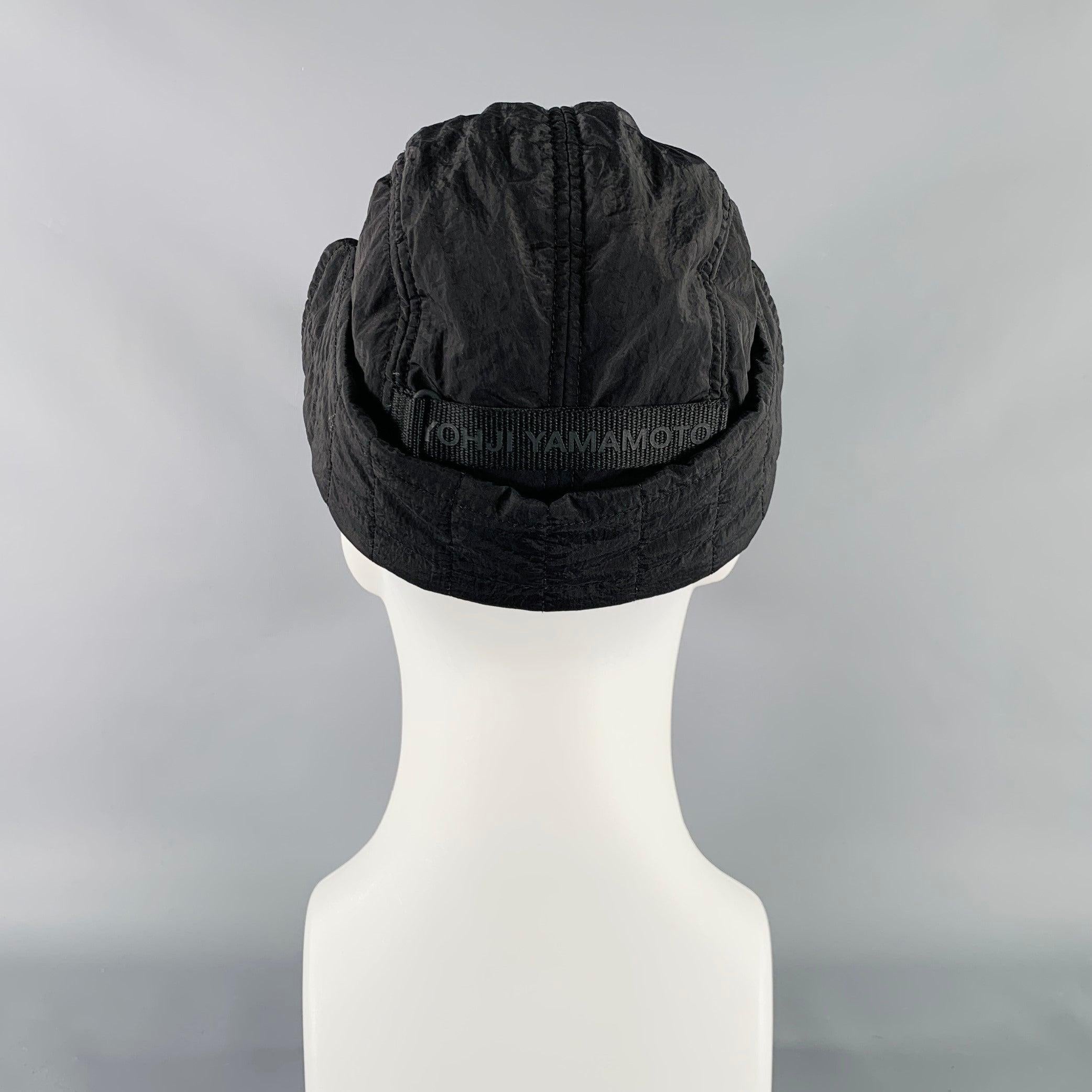 Y-3 Größe One Size Schwarzer gesteppter Polyamid-Hut im Angebot 2