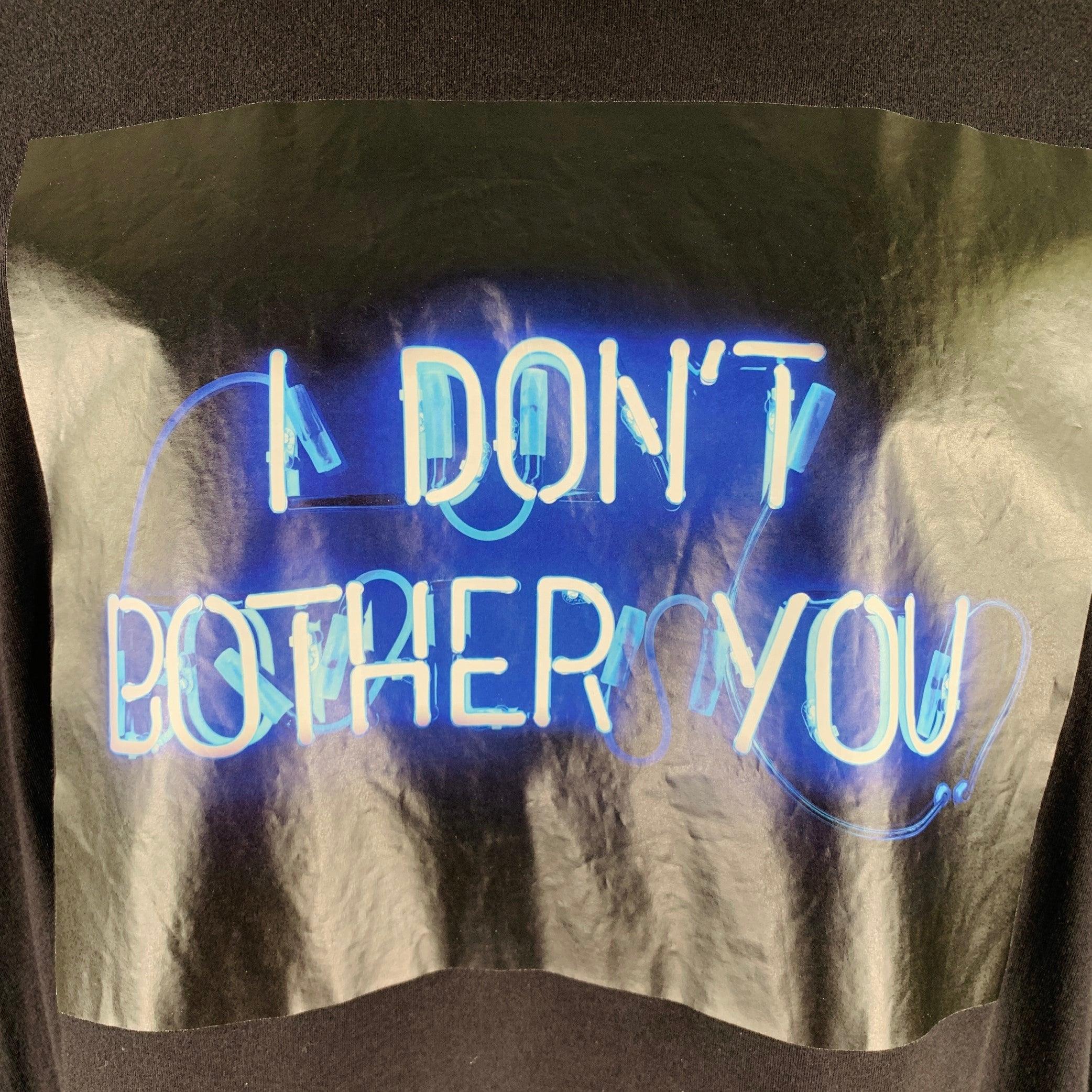 Y-3 t-shirt
in black cotton jersey featuring a blue neon graphic print on front and back, oversized style, and crew neck.Excellent Pre-Owned Condition. 

Marked:   S 

Measurements: 
 
Shoulder: 25 inches Chest: 59 inches Sleeve: 9.5 inches Length: