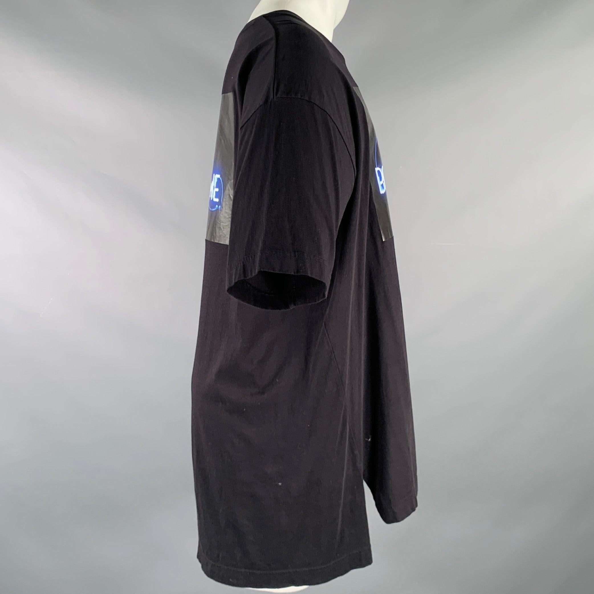 Y-3 Größe S Schwarz Blau Grafik Baumwolle Scoop Neck T-shirt im Zustand „Hervorragend“ im Angebot in San Francisco, CA
