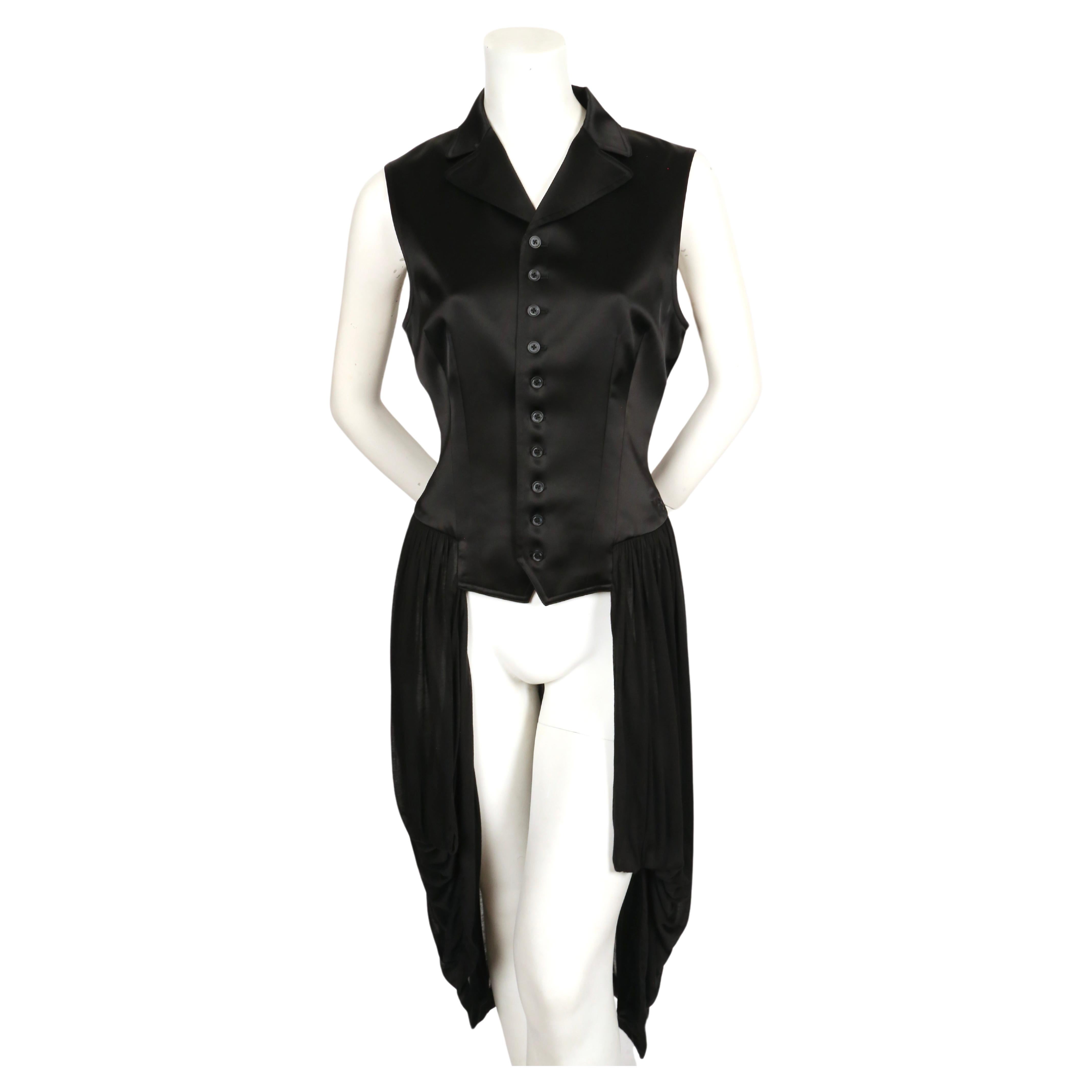 Robe boutonnée en satin noir de jais avec jupe transparente   conçu par Yohji Yamamoto pour Y-3. Taille M.  Mesures approximatives : épaule 15