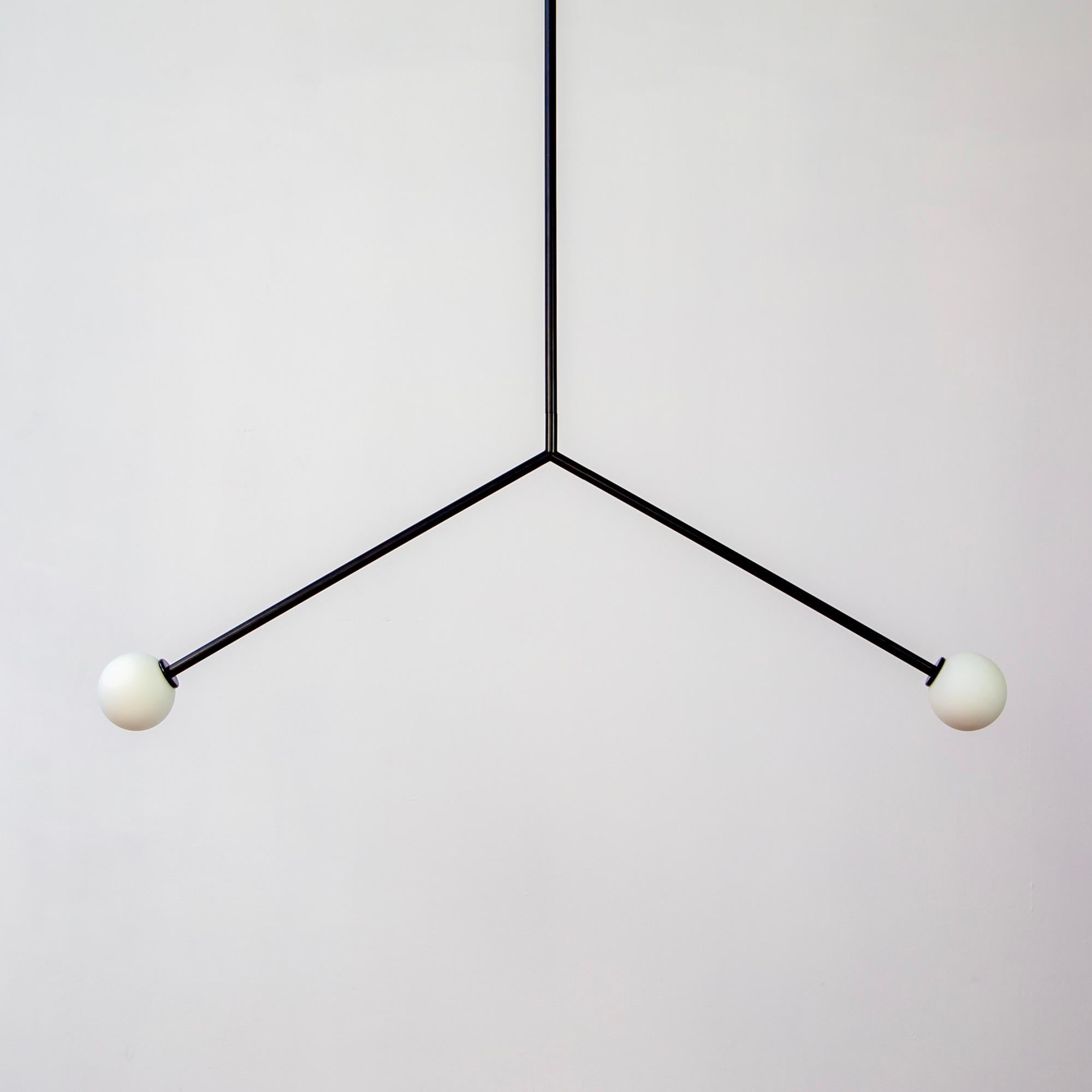 XXIe siècle et contemporain Lampe suspendue Y, Medium, par RESEARCH Lighting, noir, verre 3po, fait sur commande en vente