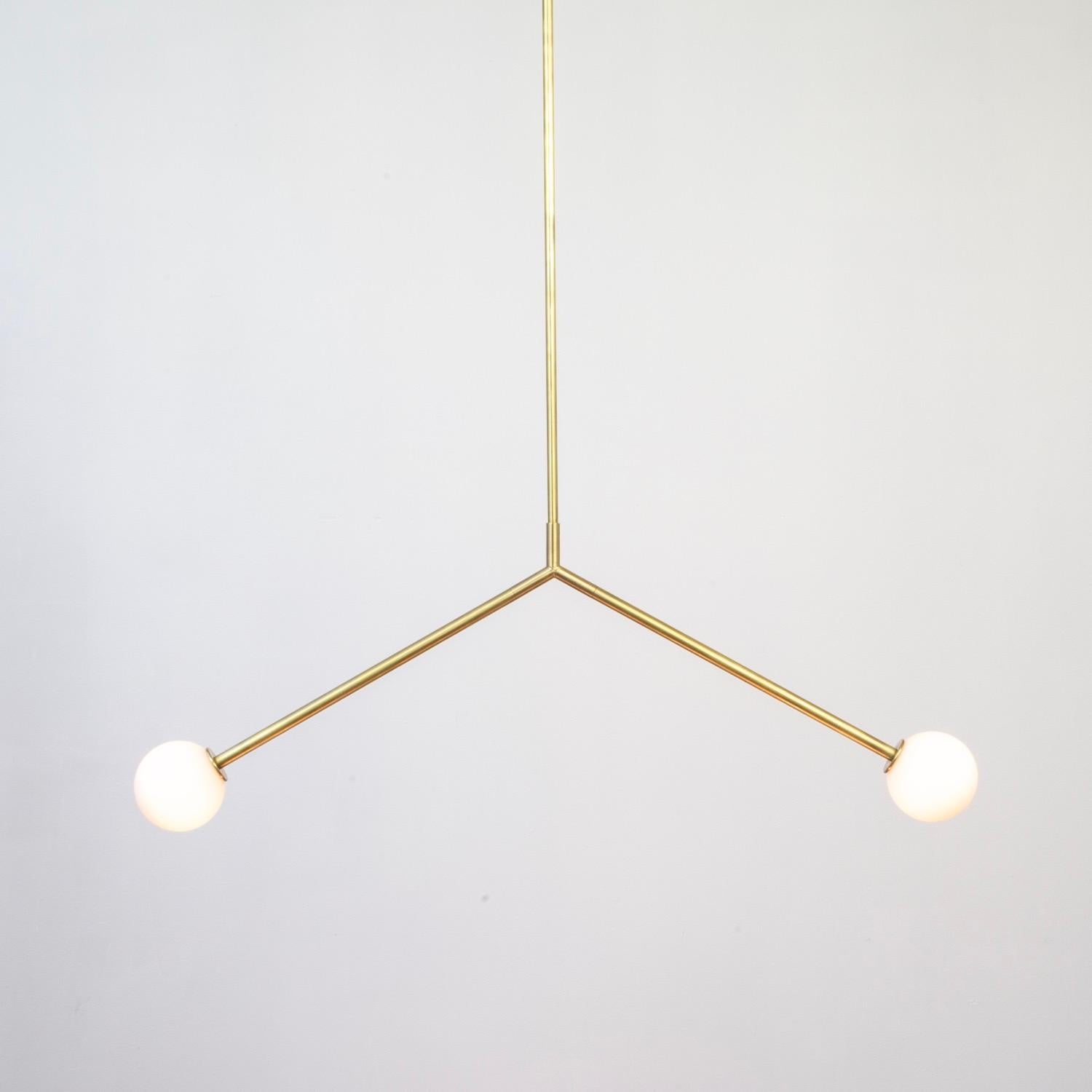 Moderno Lampada a sospensione Y, piccola, di Research.Lighting, ottone, vetro da 3 pollici, su ordinazione in vendita