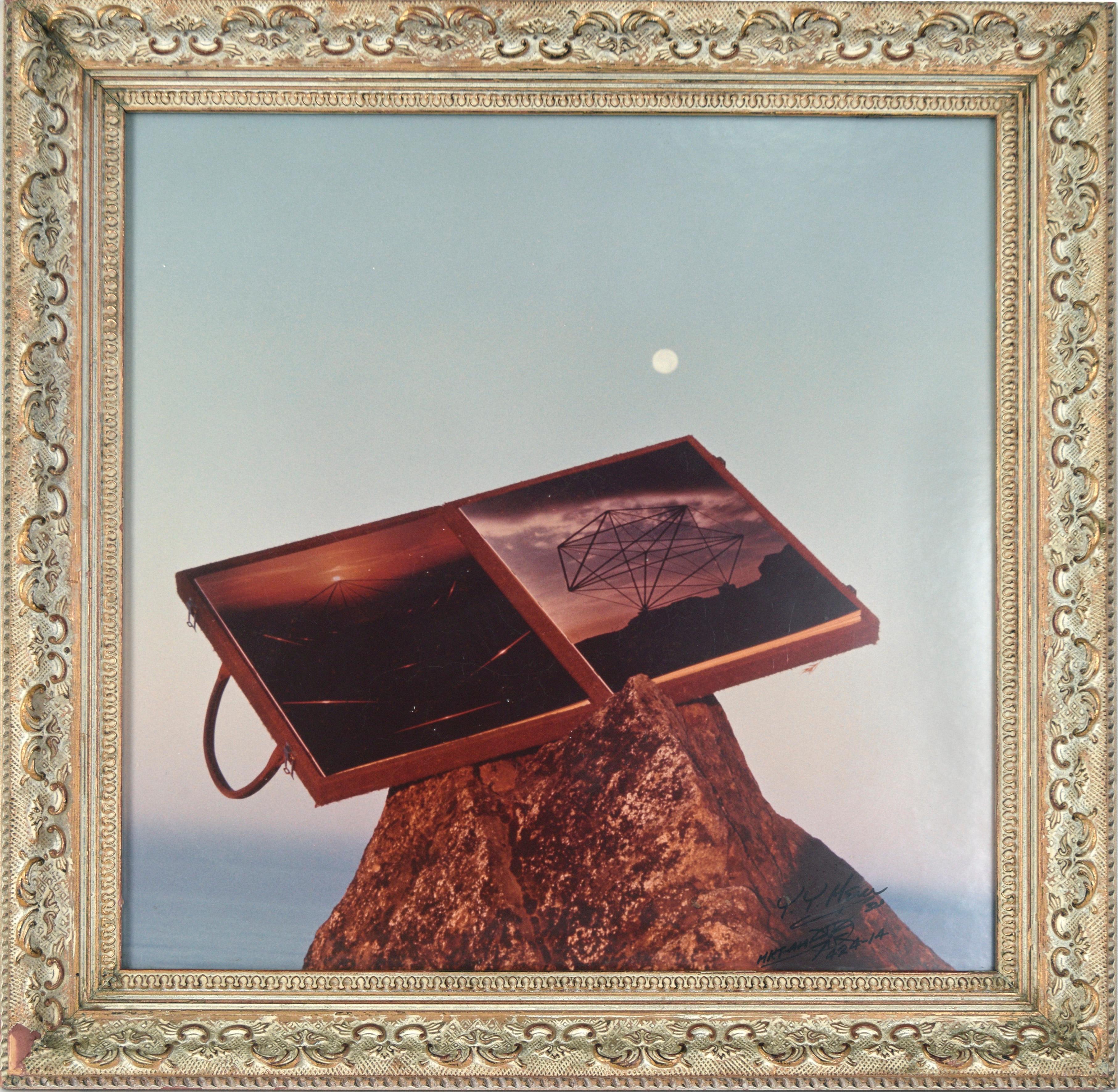 Formes géométriques avec paysage marin et lune - Photographie d
art ésotérique