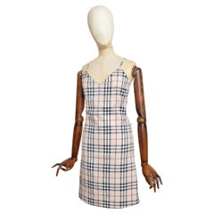 Robe courte à carreaux Nova et à bretelles spaghetti de Burberry des années 2000