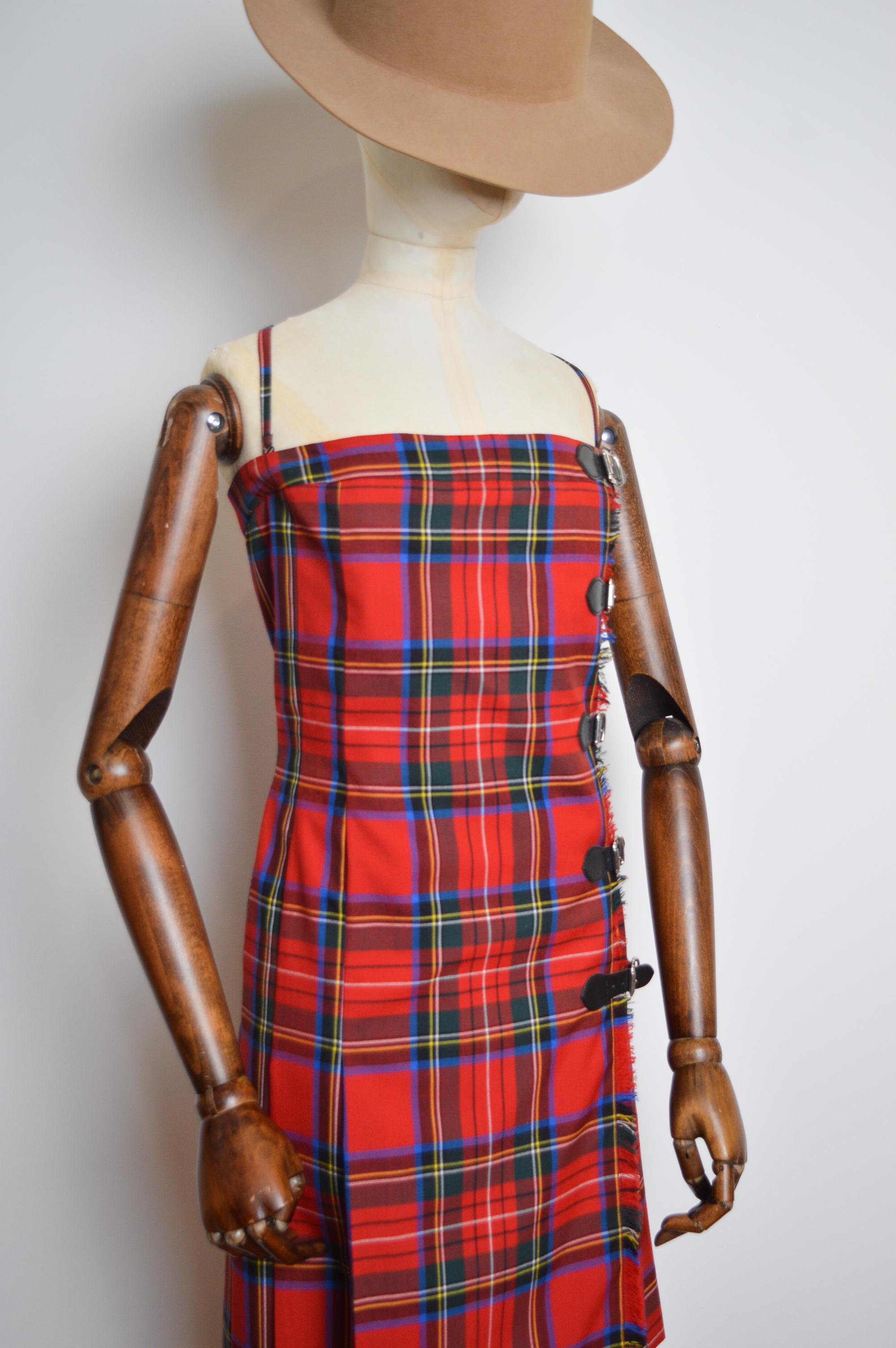 Y2k Avant Guard MOSCHINO Kilt Strapless Red Tartan Pleated Bustier Dress In Good Condition For Sale In Sheffield, GB