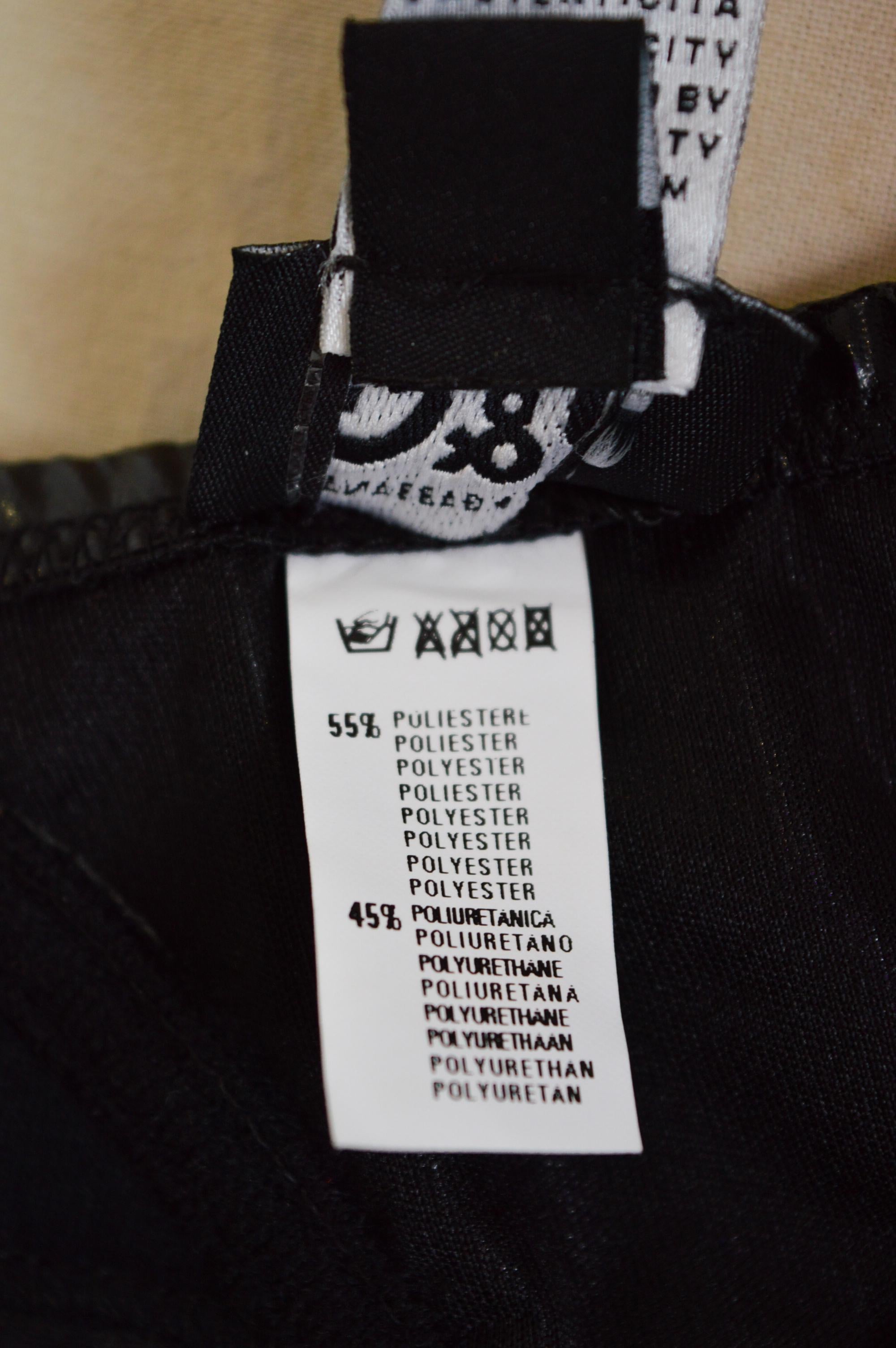 Y2k Black Shiny Latex DOLCE & GABBANA Fetish Bra - Crop Top Circa 2005 For Sale 1