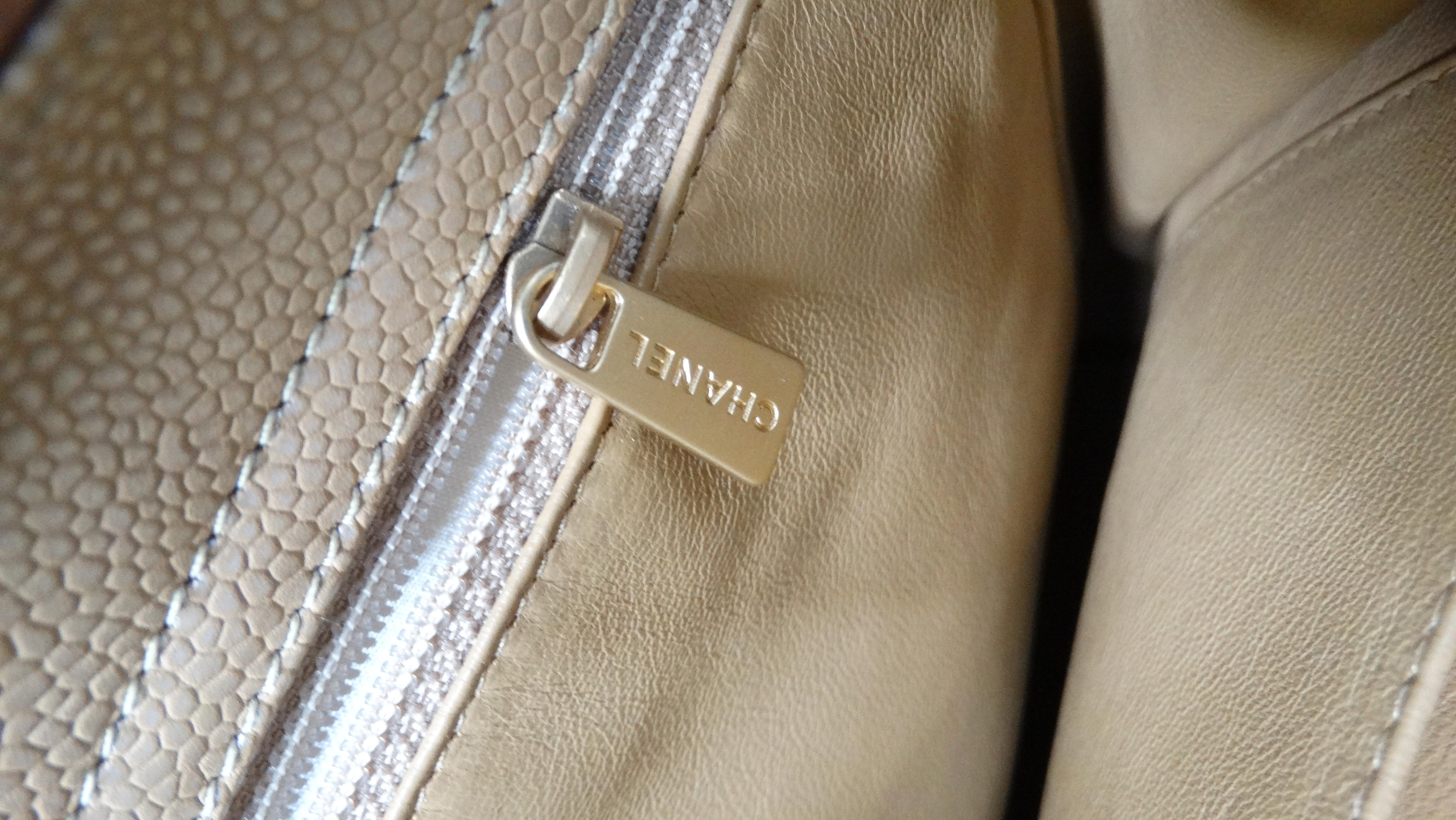 Y2K Chanel Beige Pearlescent Caviar Leather Handbag With Gold-Tone Hardware For Sale 9