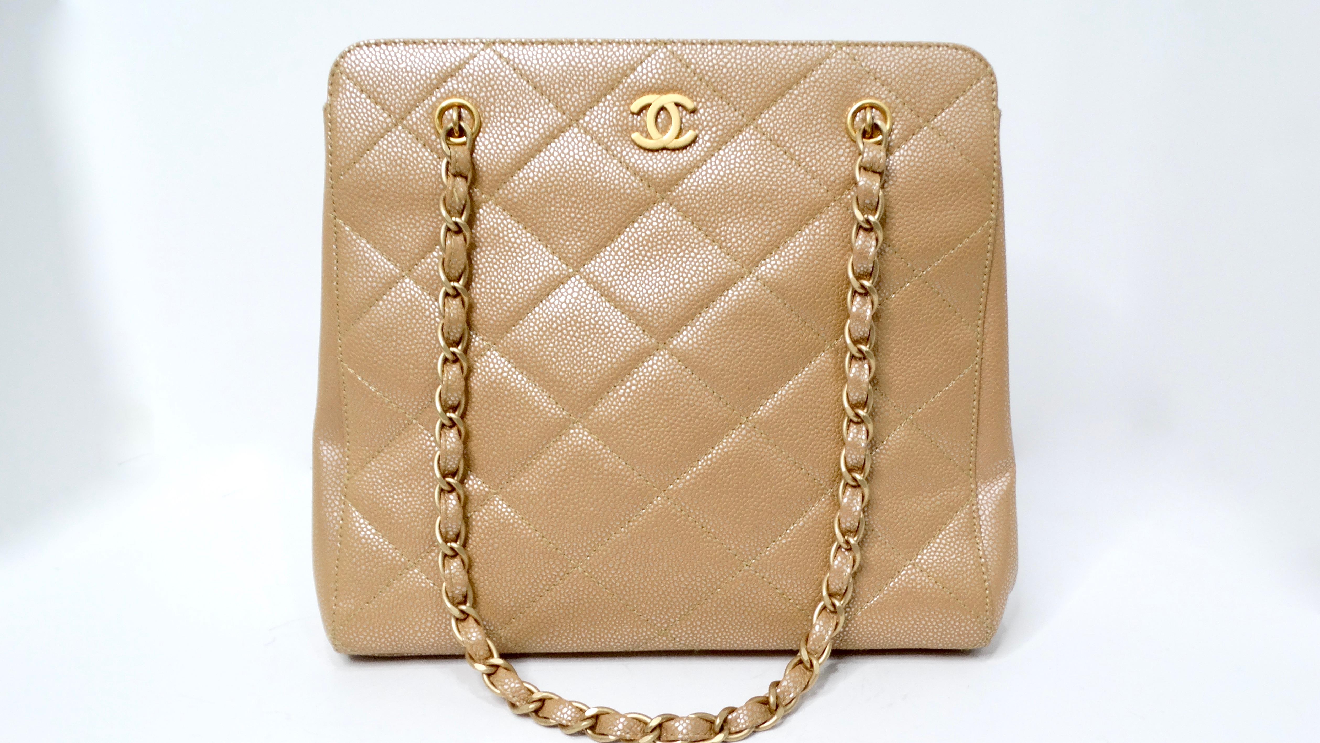 Y2K Chanel Beige Pearlescent Caviar Leather Handbag With Gold-Tone Hardware For Sale 4