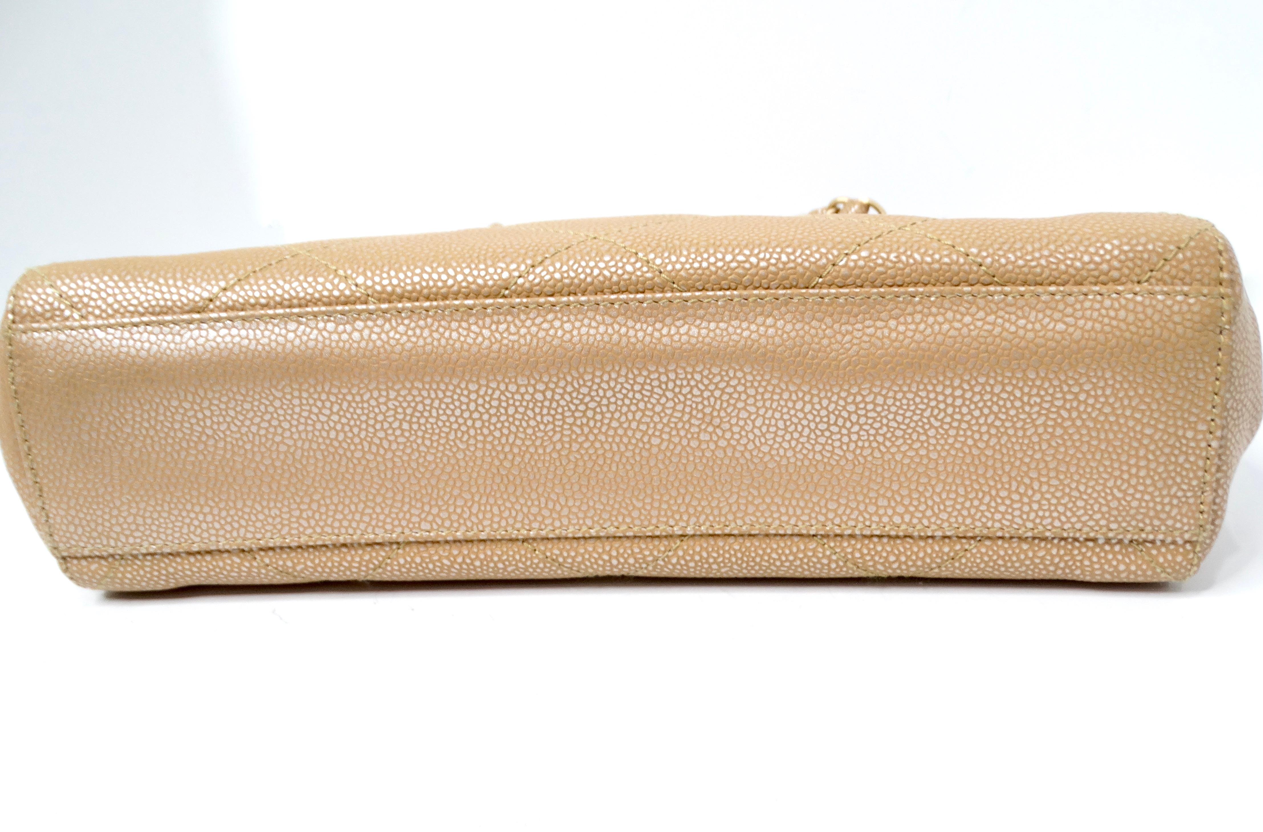 Y2K Chanel Beige Pearlescent Caviar Leather Handbag With Gold-Tone Hardware For Sale 5