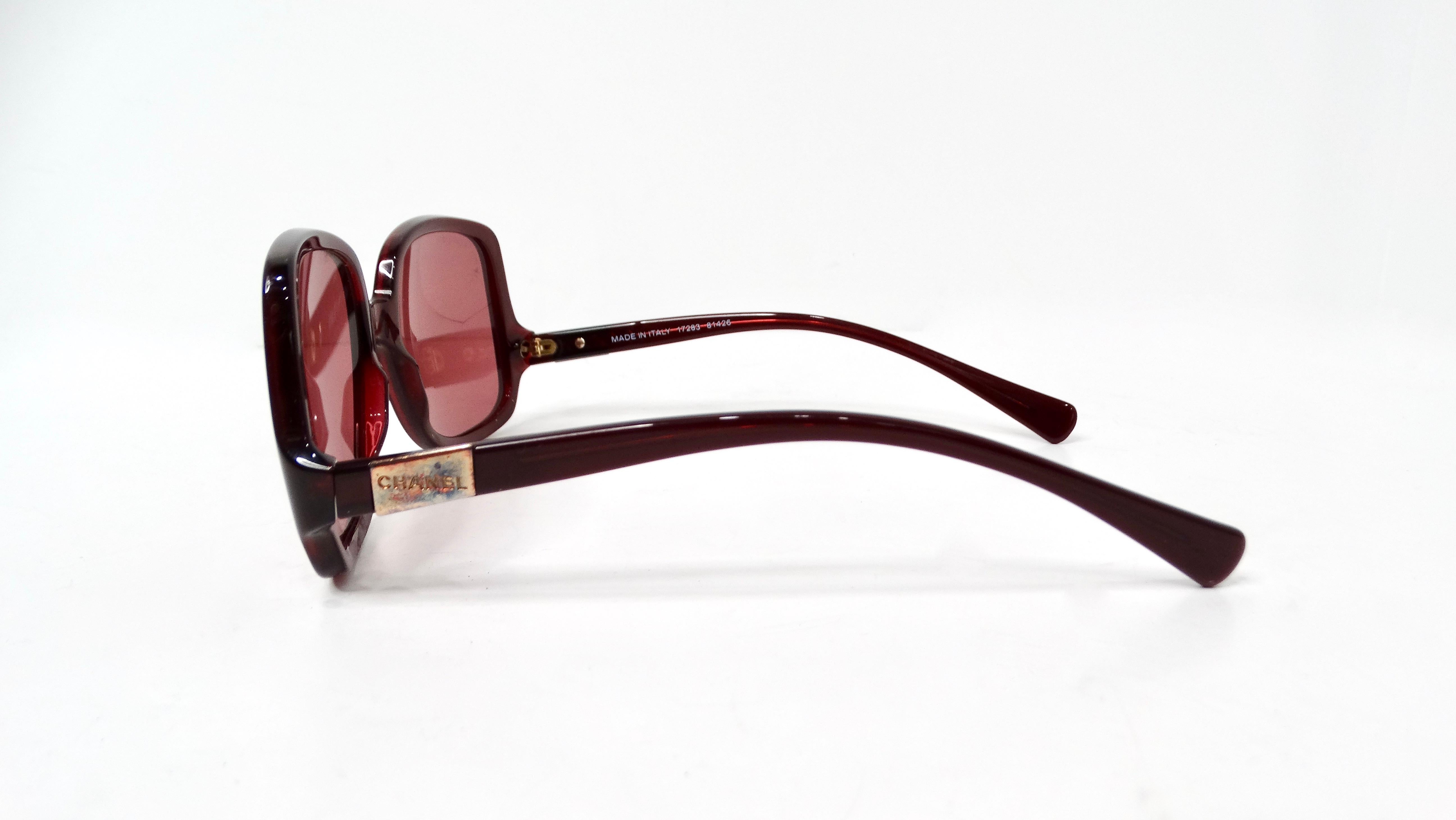 Y2K Chanel Rojo Gafas de sol redondas tintadas oversize en Bueno estado para la venta en Scottsdale, AZ