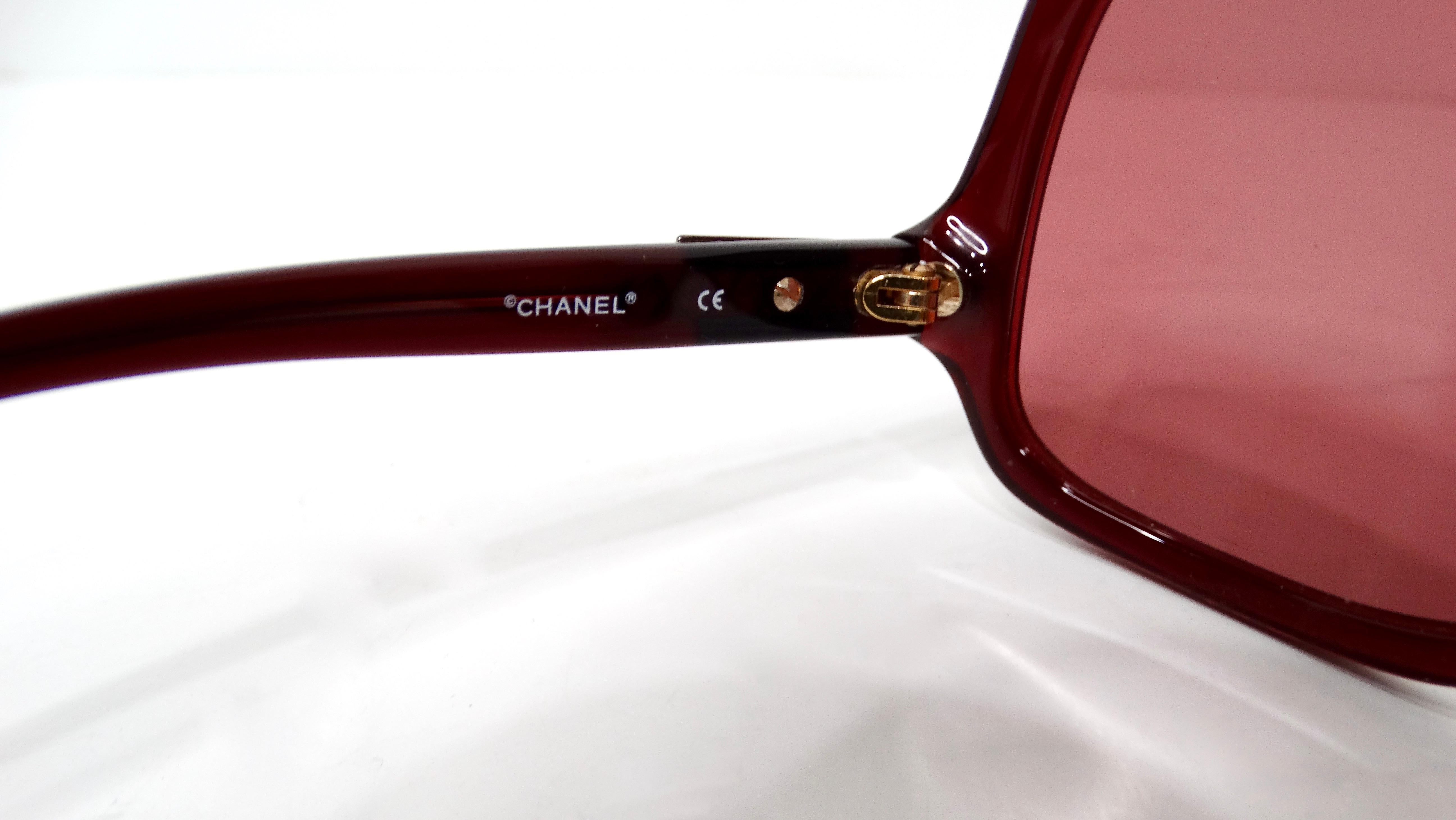 Y2K Chanel Rojo Gafas de sol redondas tintadas oversize en venta 1