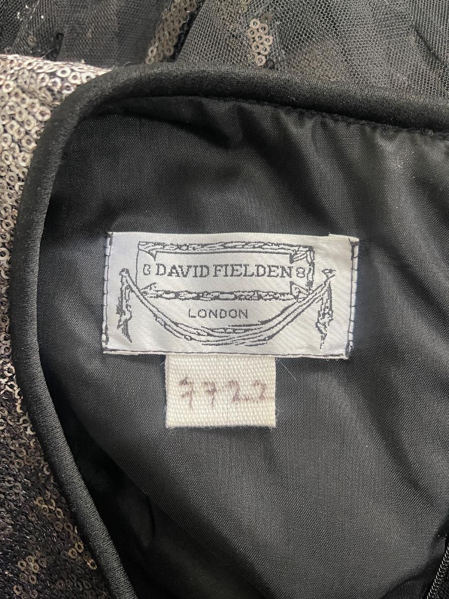 DAVID FIELDEN Monochromes Kleid aus Pailletten und Tüll Damen im Angebot