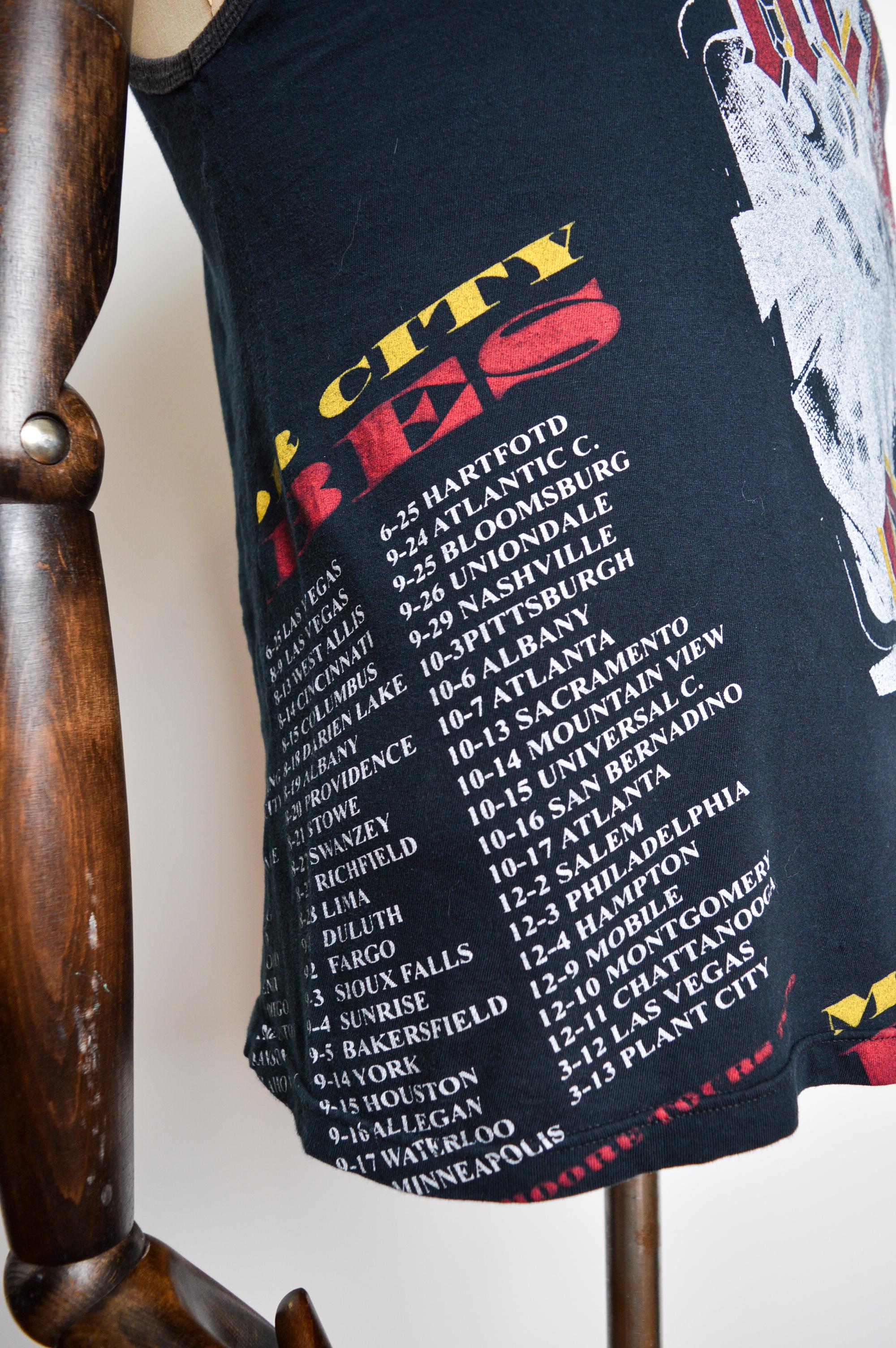 Y2k DOLCE & GABBANA 2001 Rock Print ACDC camiseta sin mangas - Camiseta sin mangas en venta 1