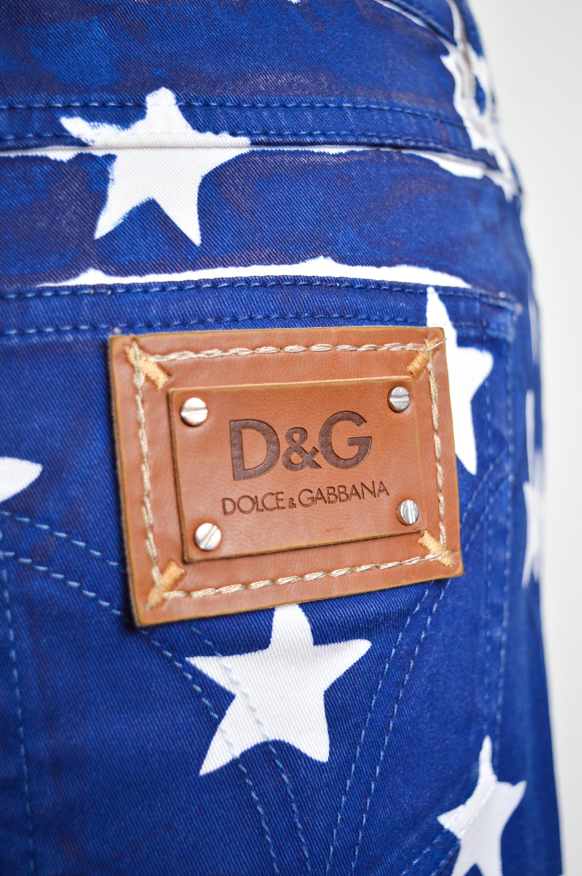 Y2k Dolce & Gabbana Amerikanische Flagge Sterne & gestreifte, tief ausgeschnittene, schlanke Jeans - Hose im Angebot 3