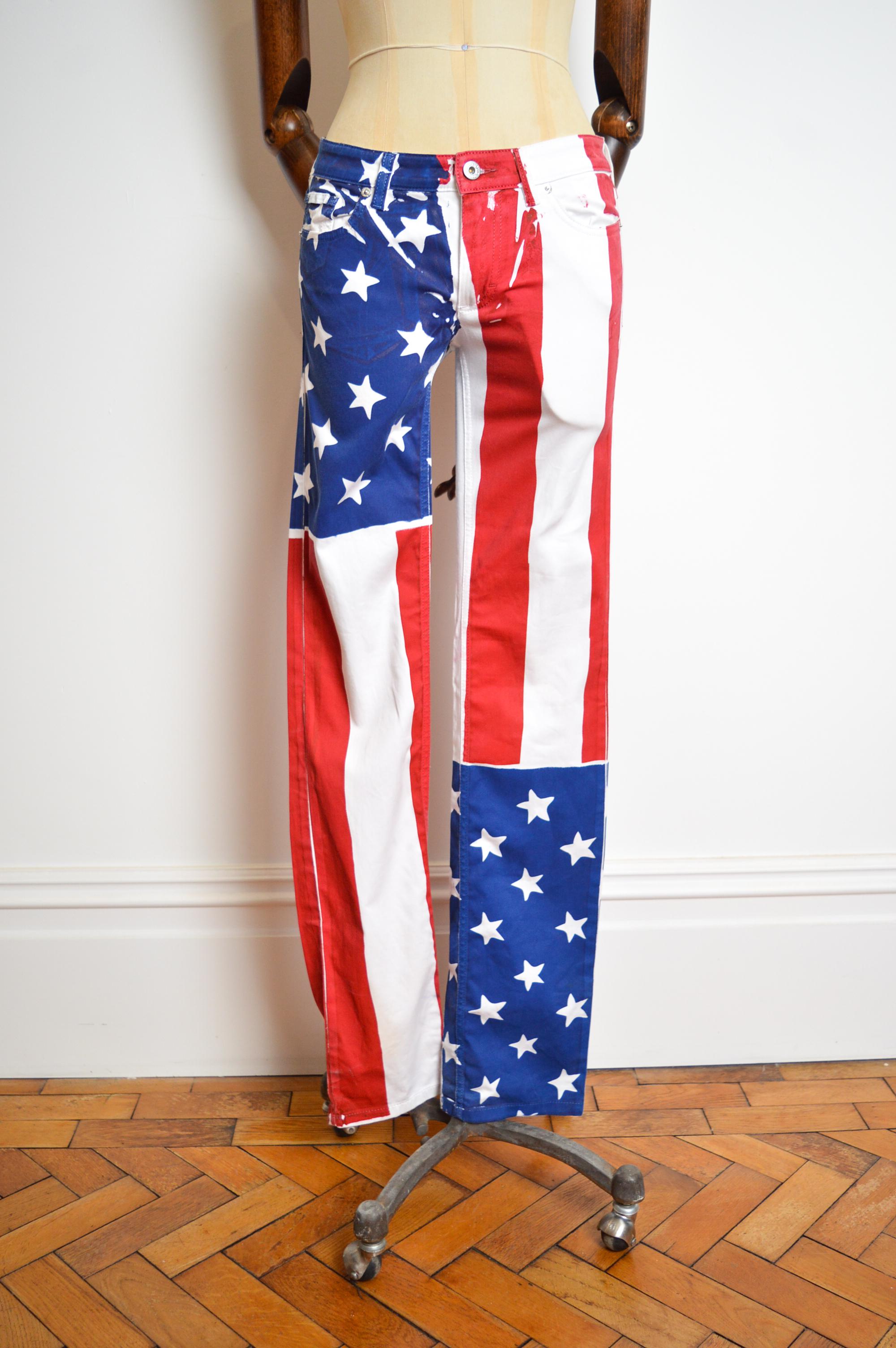 Y2k Dolce & Gabbana Amerikanische Flagge Sterne & gestreifte, tief ausgeschnittene, schlanke Jeans - Hose im Angebot 4
