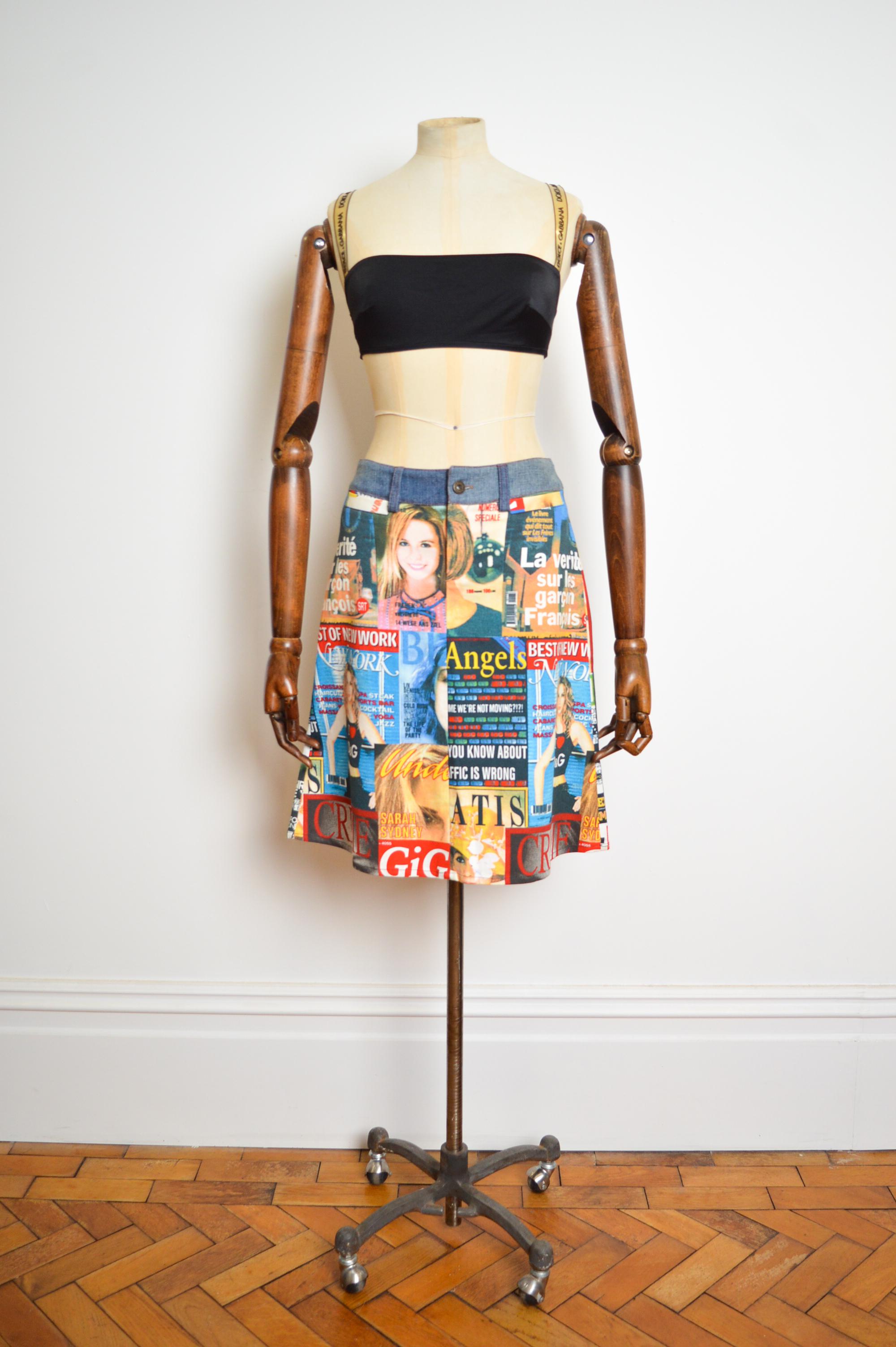 Magnífica y vibrante falda Dolce & Gabbana vintage de principios de la década de 2000, de talle medio, confeccionada con un colorido algodón estampado 