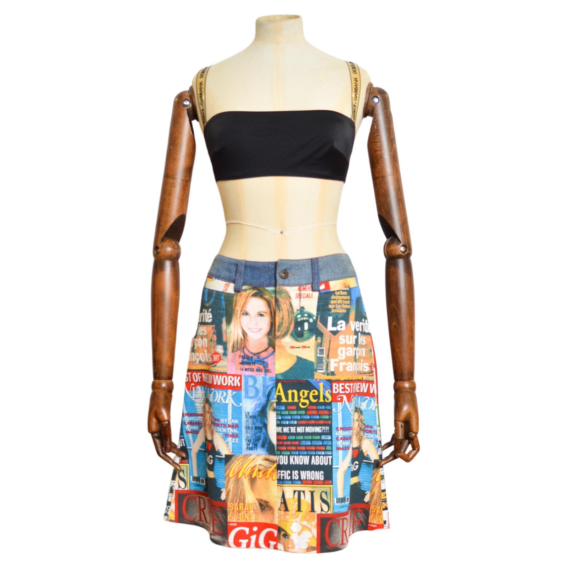 Y2k DOLCE & GABBANA Falda vaquera con estampado de revista colorido de los años 2000 en venta