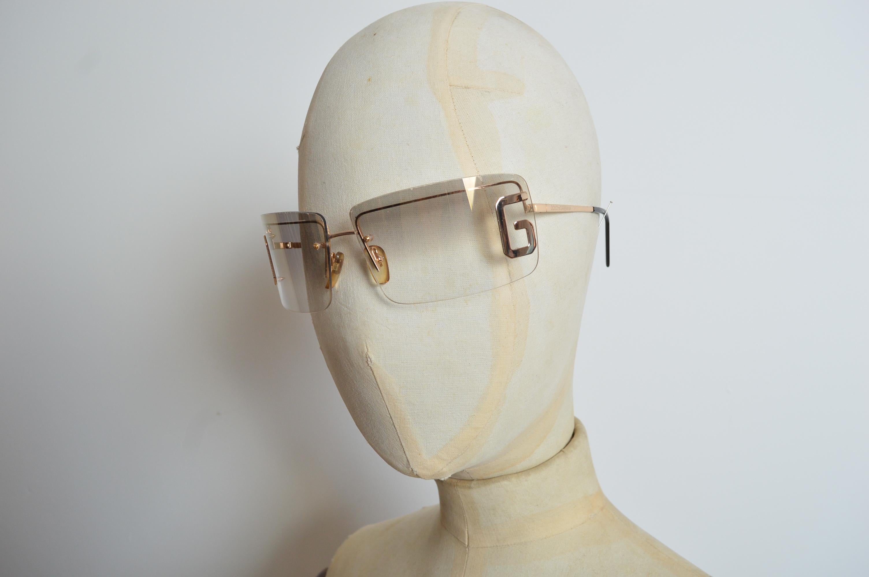 Y2k Dolce & Gabbana White Gold D&G detailed Y2K Shades - Sunglasses In Good Condition In Sheffield, GB
