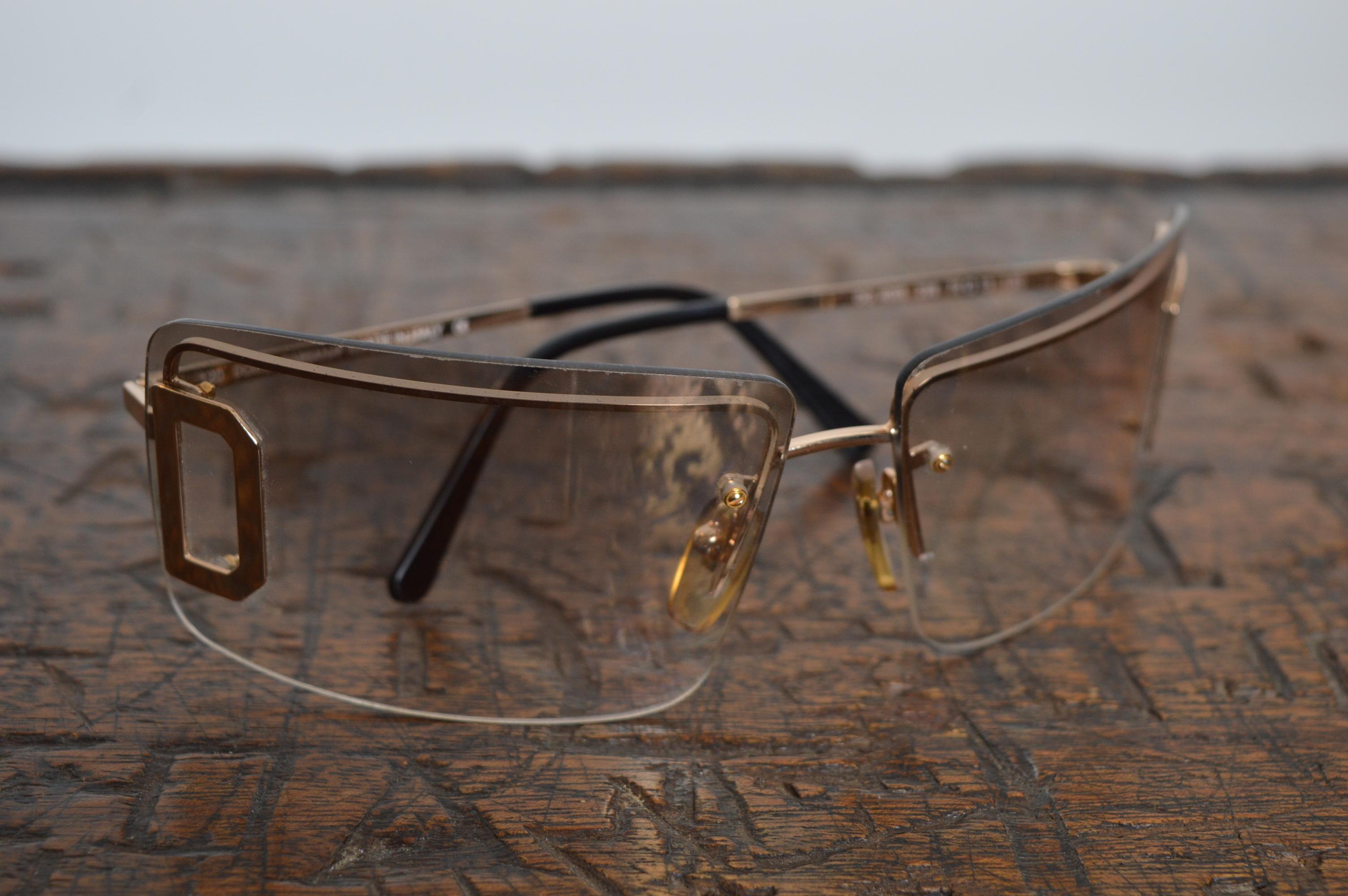 Y2k Dolce & Gabbana White Gold D&G detailed Y2K Shades - Sunglasses 4