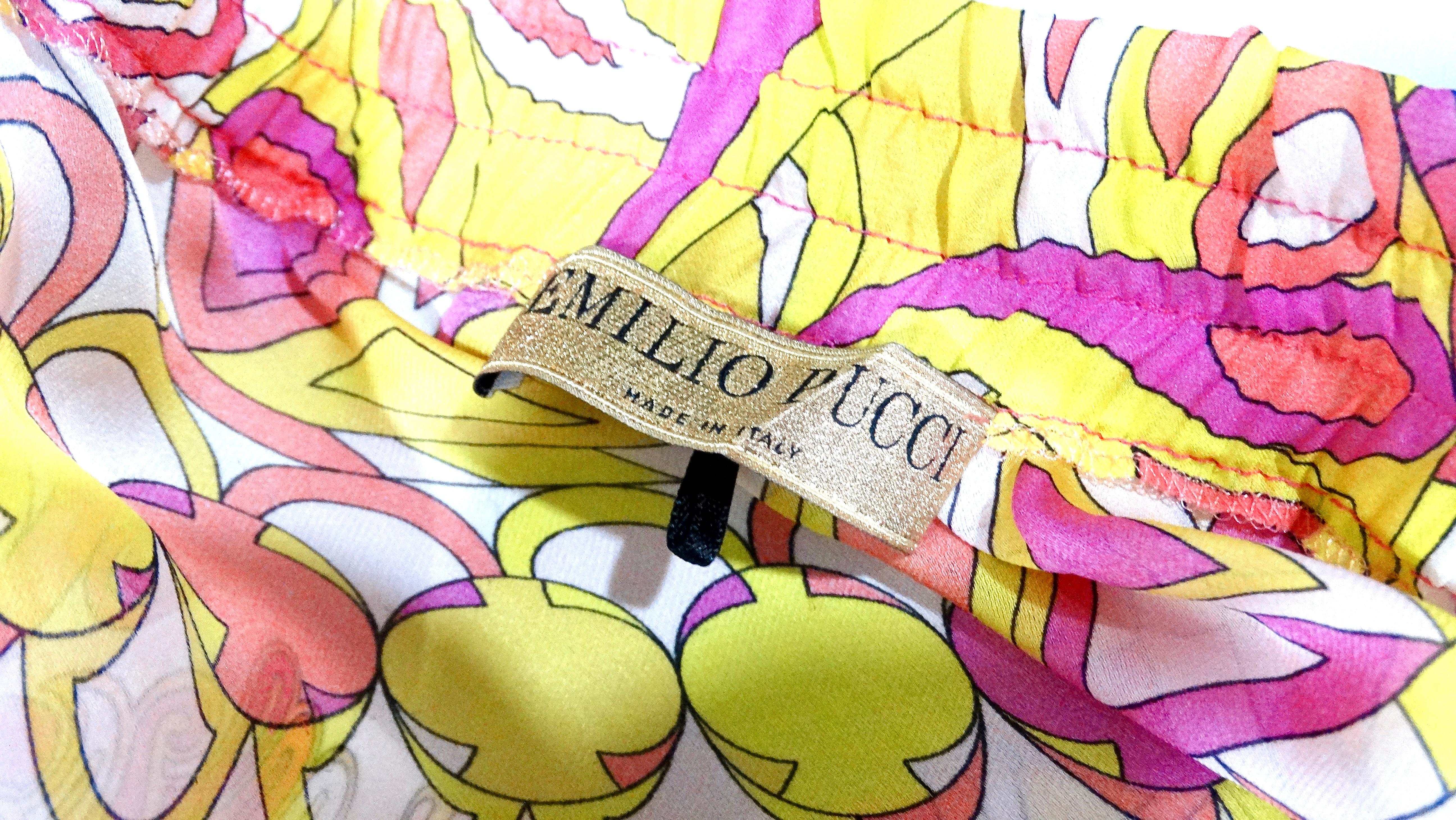 Emilio Pucci - Robe dos nu en soie transparente imprimée en vente 4