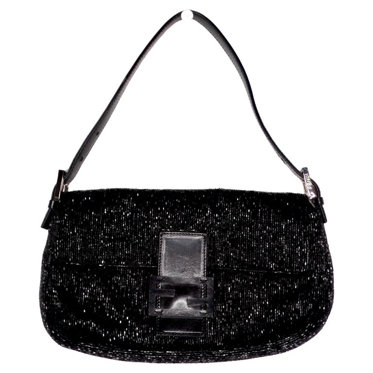 Y2K Fendi Borsa a tracolla Baguette con perline nere in vendita su