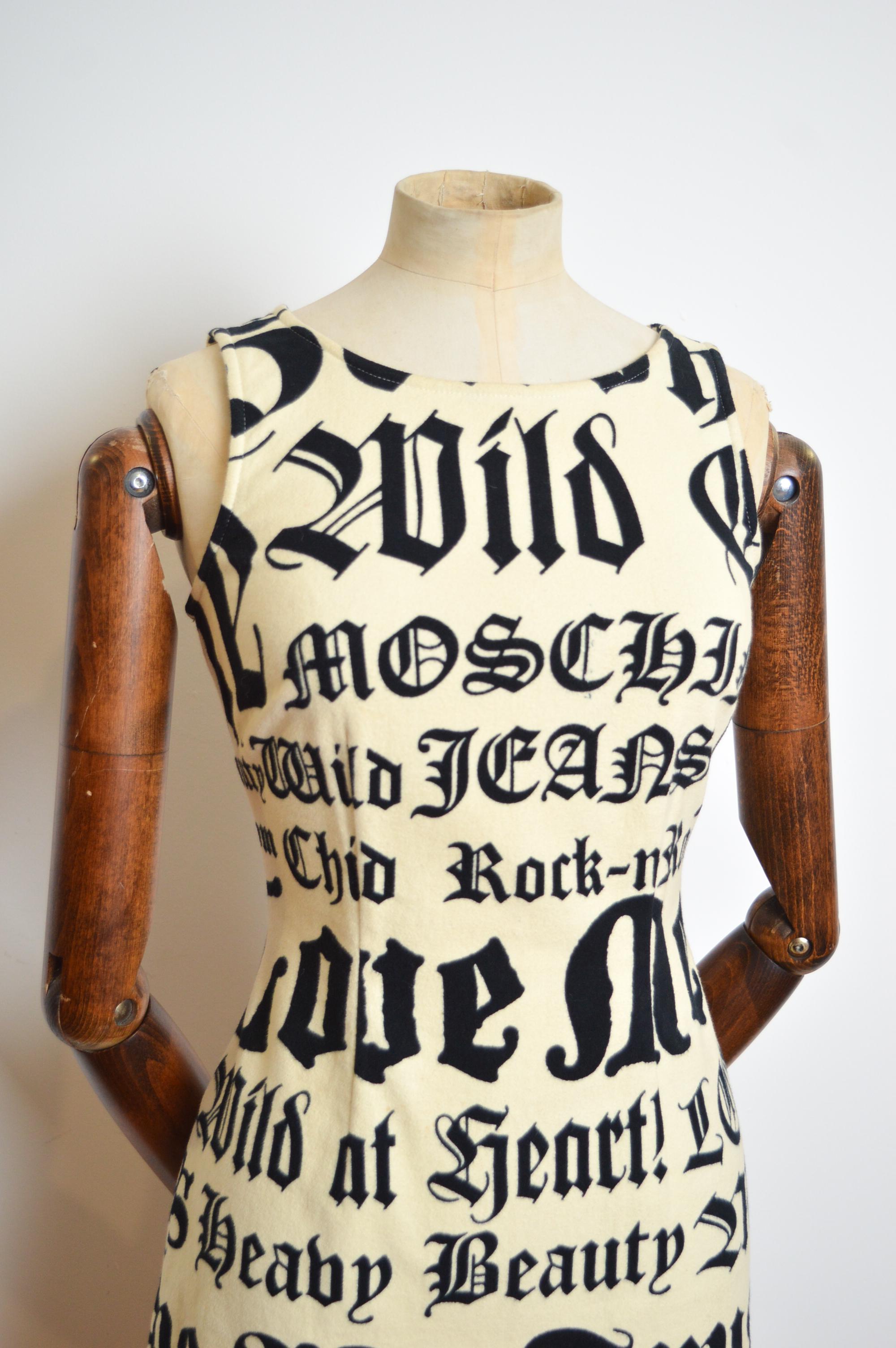 Beige Y2K Gothic font MOSCHINO All over 2000s Rock N Roll Word print mini Shift Dress For Sale