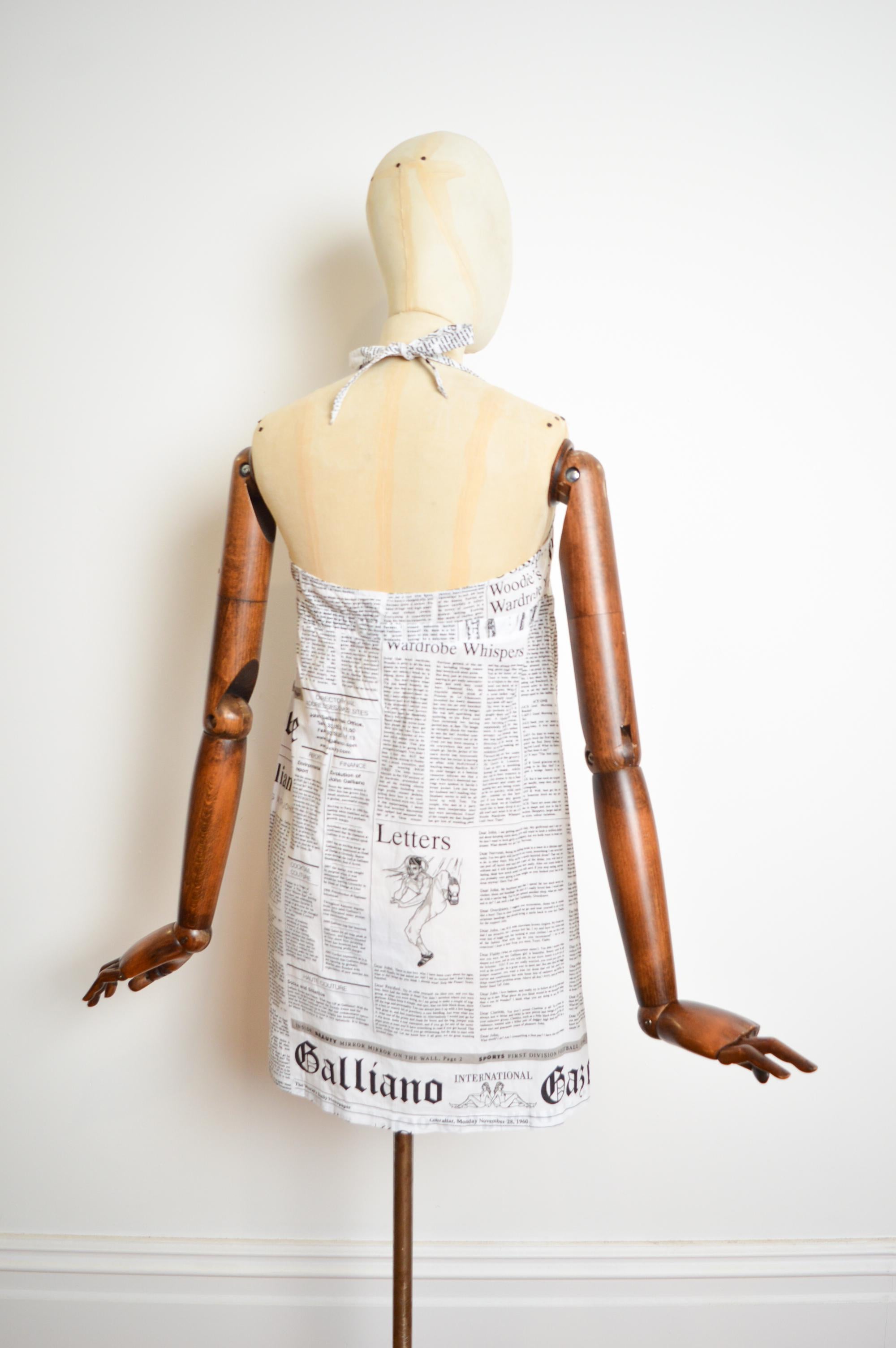 John Galliano, stampa giornali anni 2000, mini abito con scollo ad aletta in vendita 7