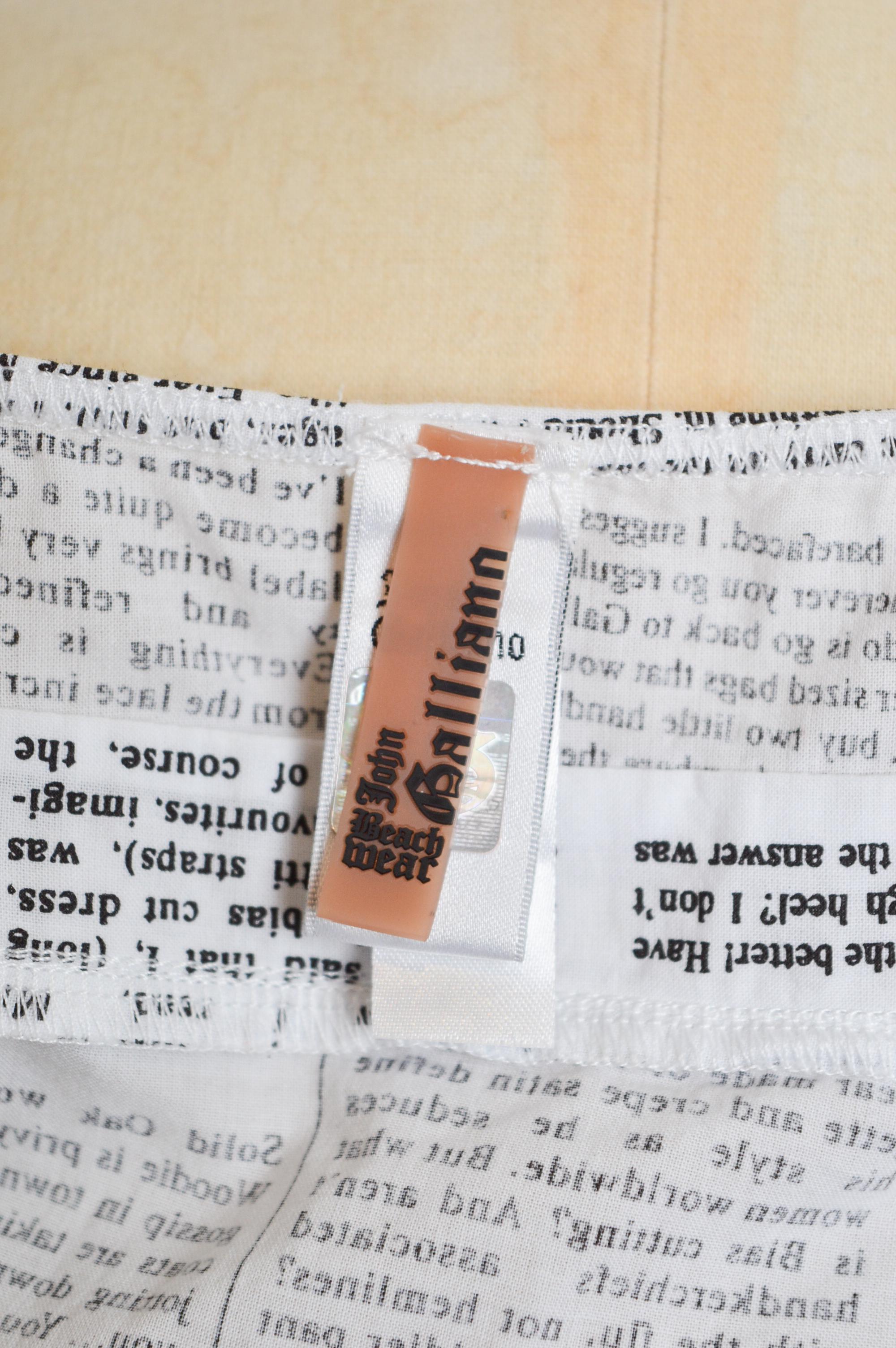 John Galliano, stampa giornali anni 2000, mini abito con scollo ad aletta in vendita 4