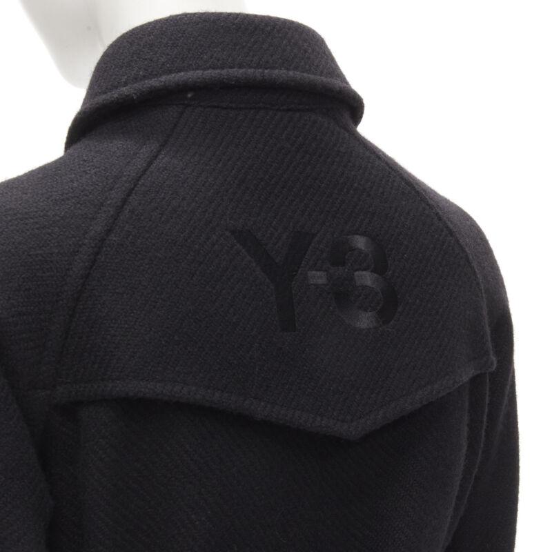 Y3 YOHJI YAMAMOTO ADIDAS black wool double breasted flared capelet trench XS
Reference: ANWU/A00740
Brand: Y3
Designer: Yohji Yamamoto
Material: Feels like wool
Color: Black
Pattern: Solid
Closure: Button
Extra Details: Double breasted front