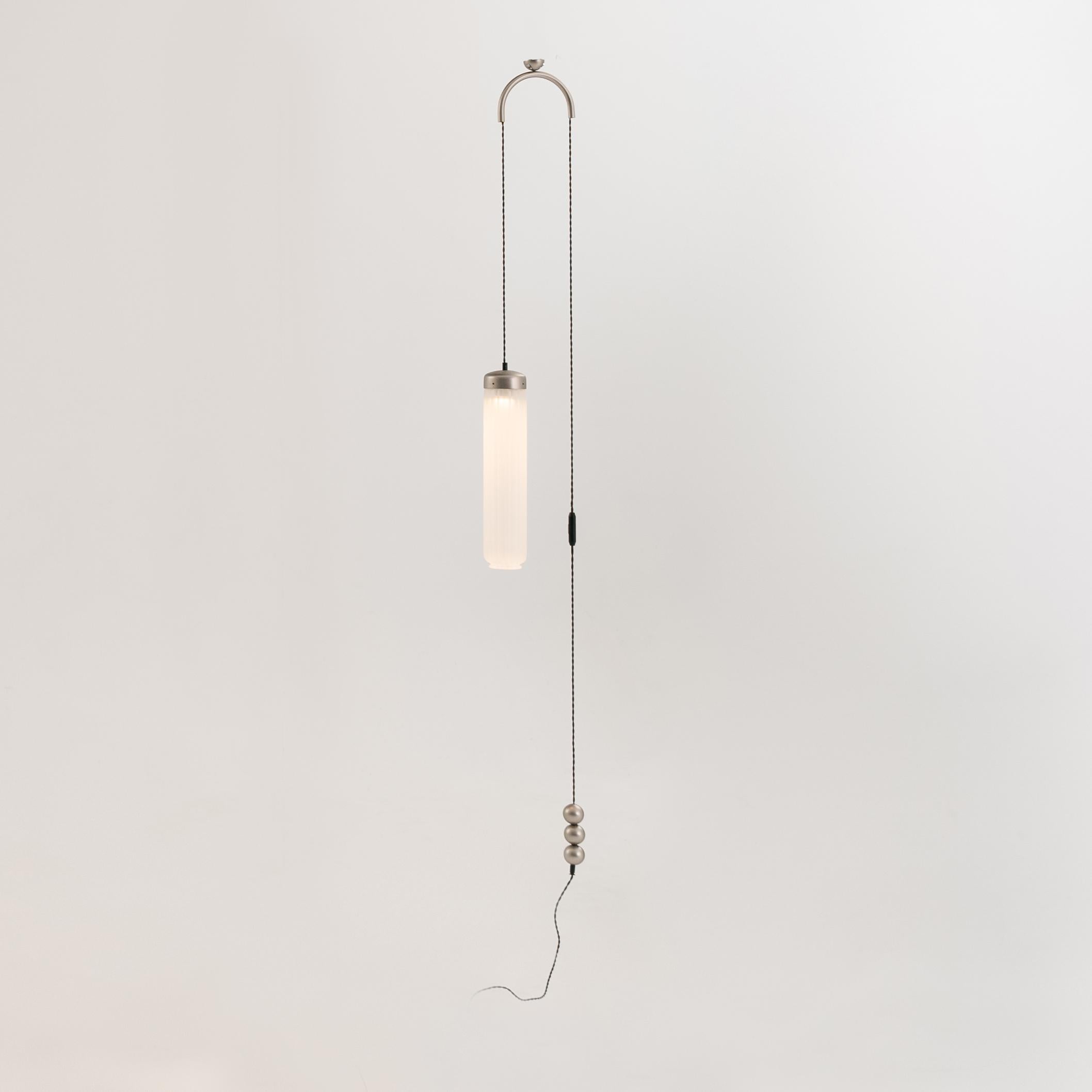 Lámpara de techo a suelo de latón niquelado Y30 by Clara Viladecans
Dimensiones: Ø 10 x A 50 cm.
Materiales: Latón niquelado y cristal.

Disponible en distintos acabados. Todas nuestras lámparas pueden cablearse según cada país. Si se vende a