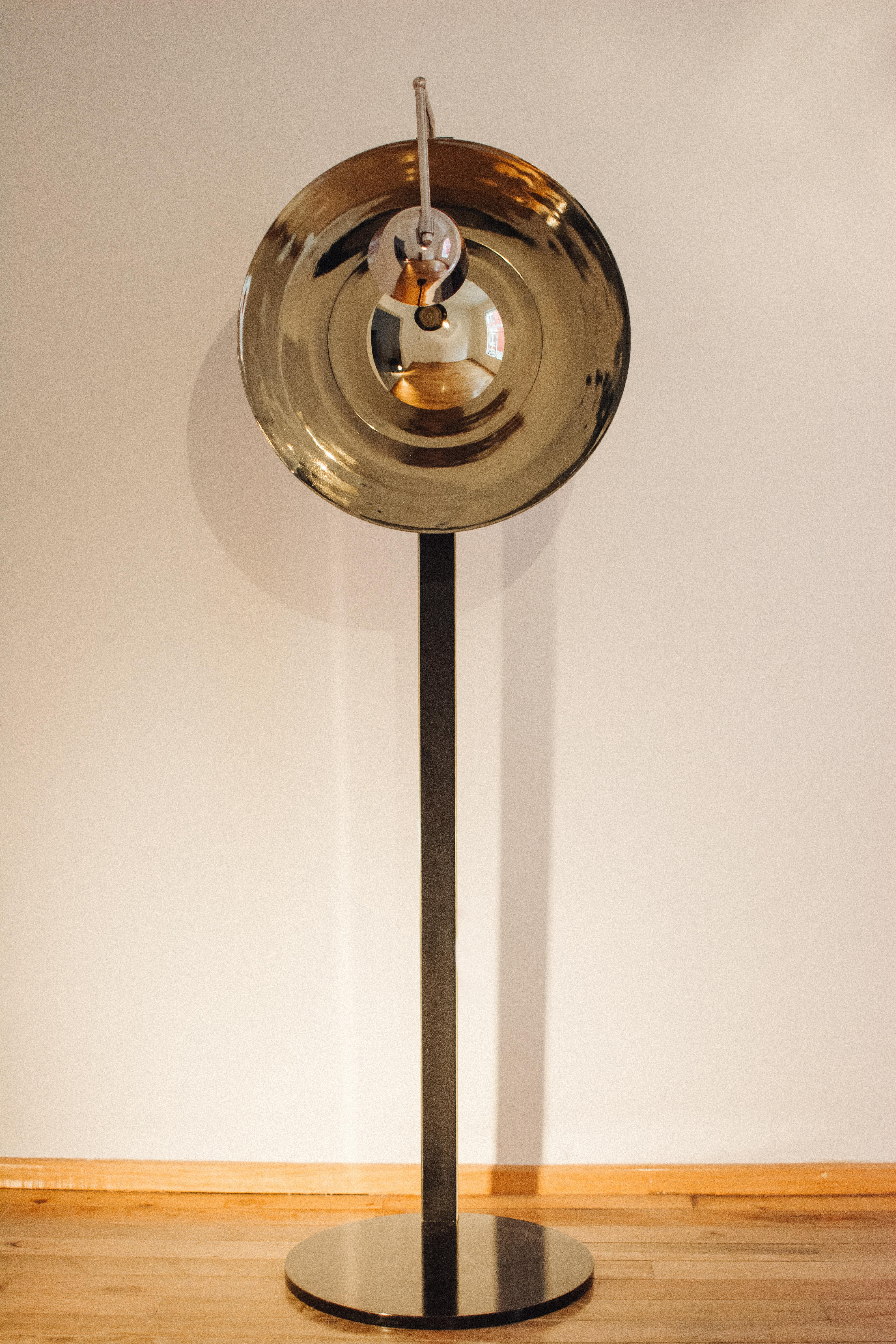 Yacaman floor lamp by Sombra Design
Limited Edition of 25
Dimensions: D 48 x W 60 x H 193 cm
Materials: Brass, nickel plated steel.

All our lamps can be wired according to each country. If sold to the USA it will be wired for the USA for