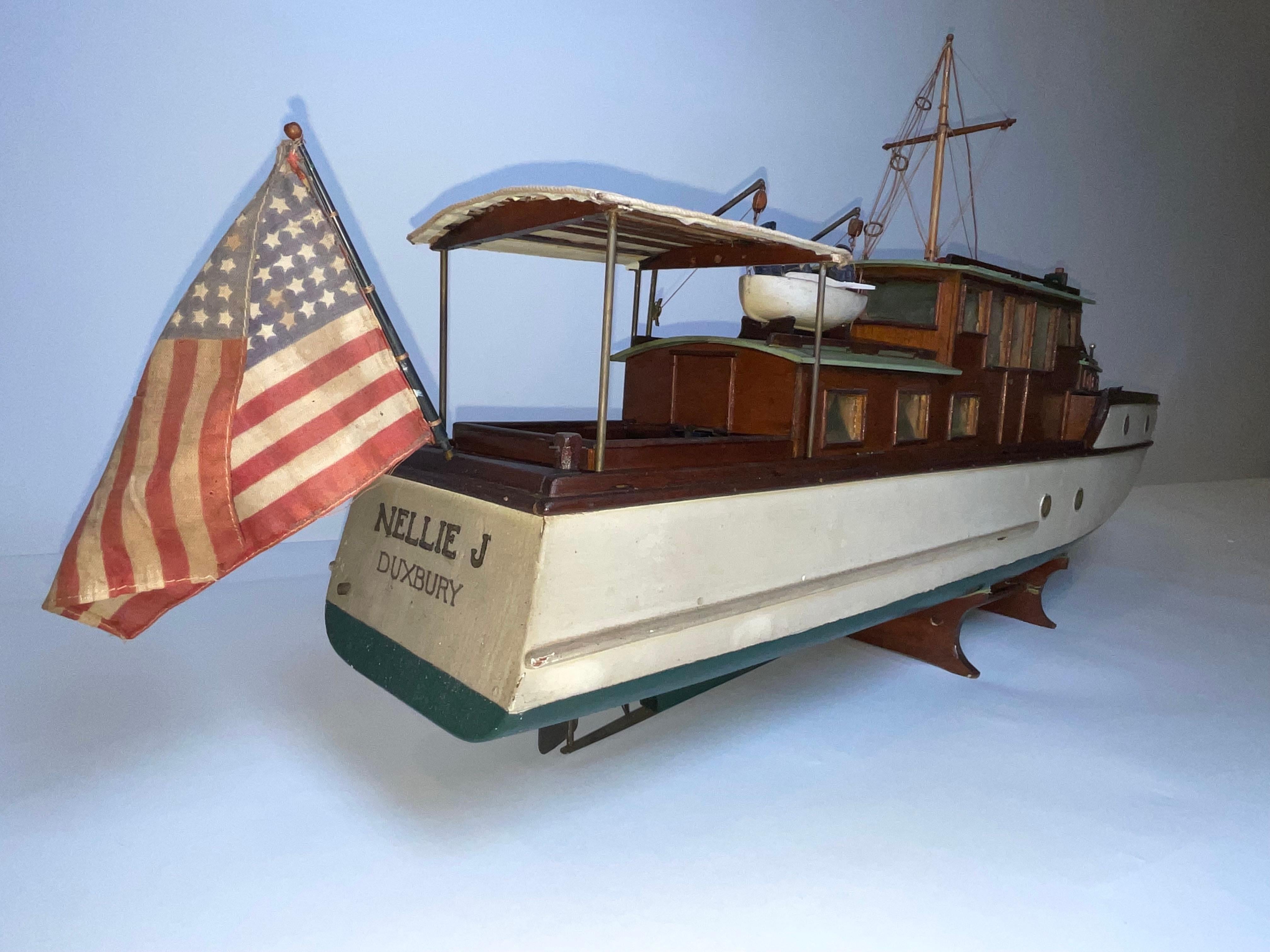 Modèle de bateau du Nellie J de Duxbury en vente 11