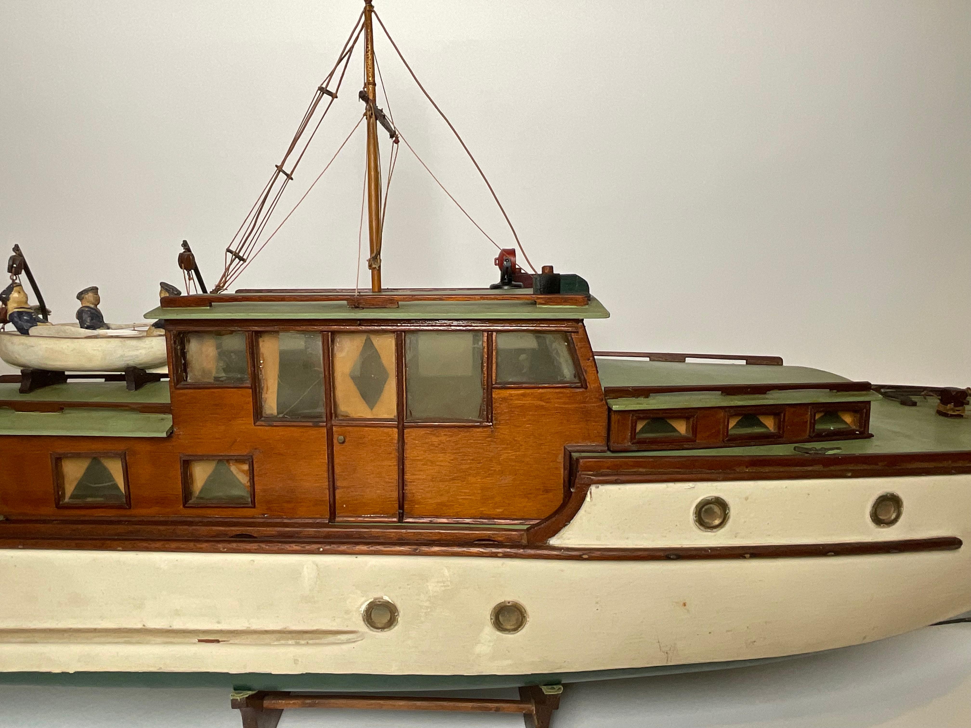 Modèle de bateau du Nellie J de Duxbury en vente 3