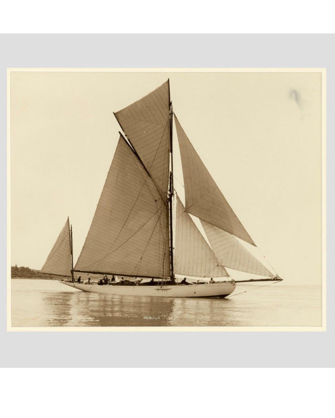 Nebulosa del yate, primera impresión fotográfica en plata de Beken of Cowes Inglés en venta