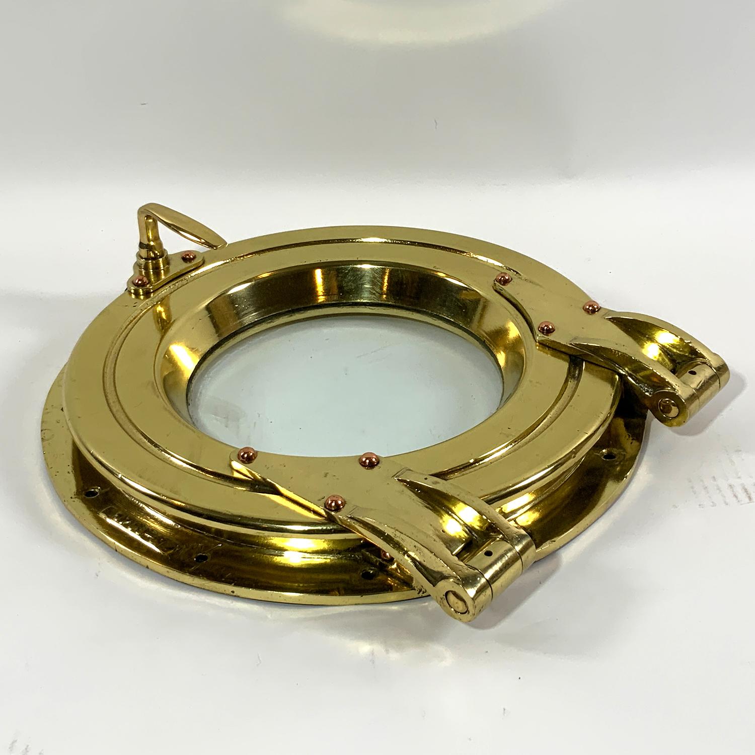 Yacht Porthole Solid Brass Highest Quality In Good Condition For Sale In Norwell, MA
