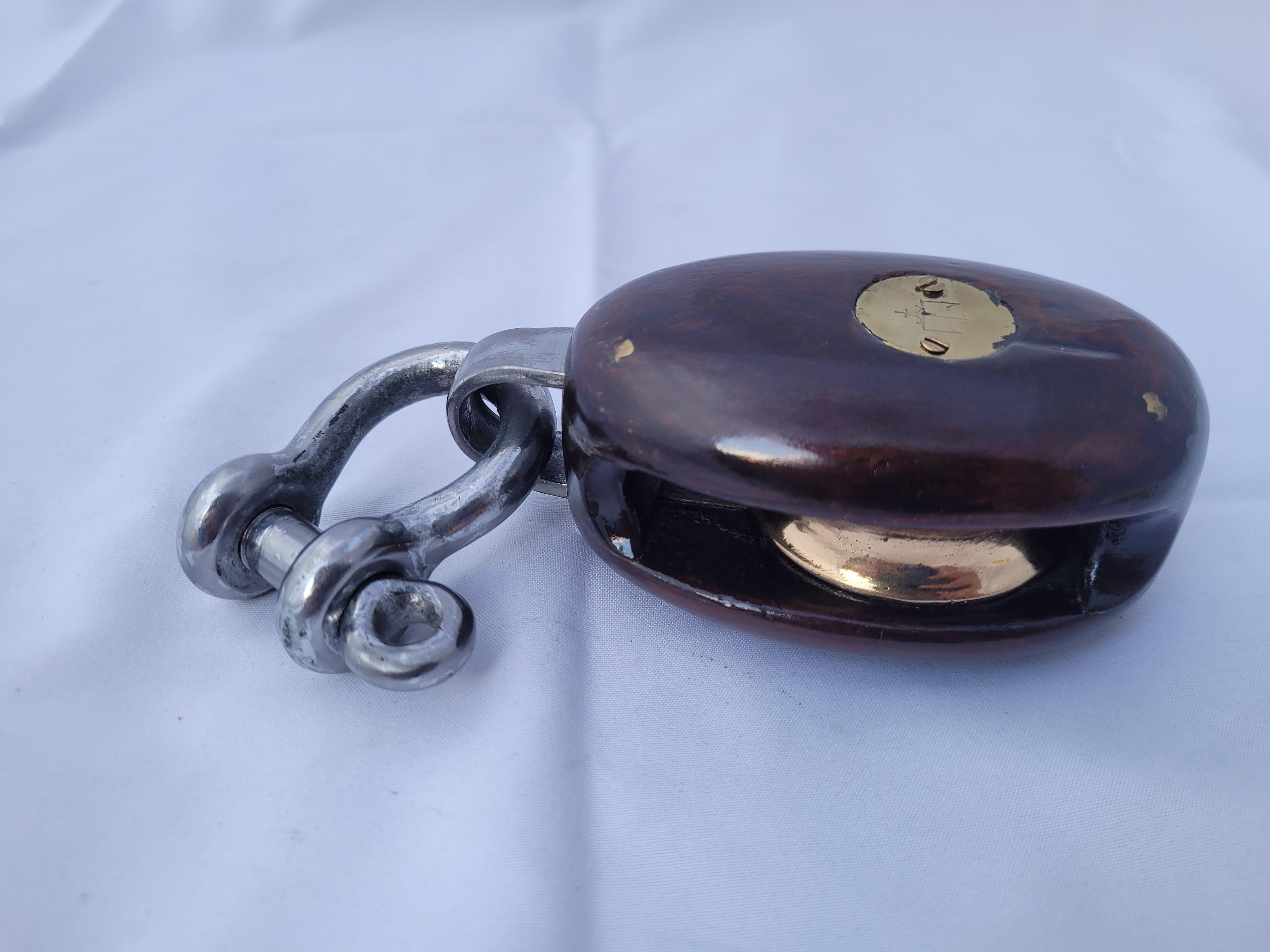 Yacht Pulley of Rosewood and Brass In Good Condition For Sale In Norwell, MA
