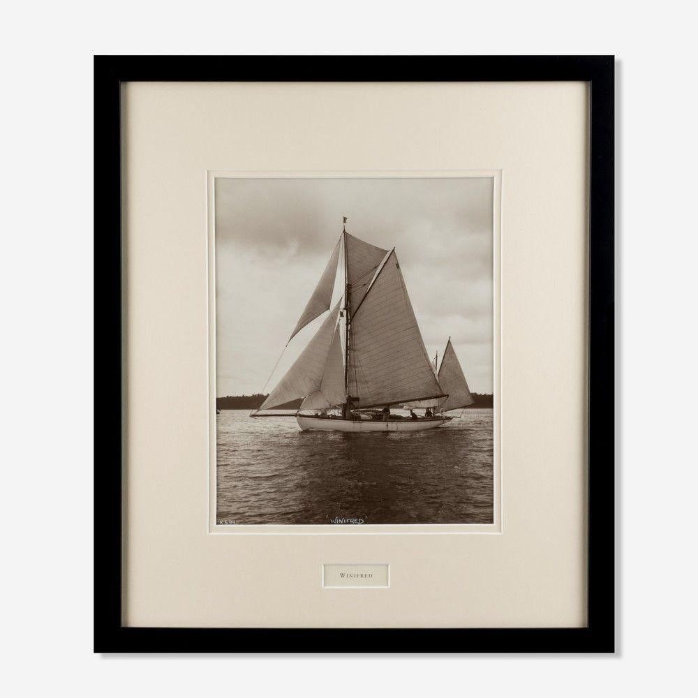 Yacht Winifred, Yawl, Früher Fotodruck aus Silber von Beken of Cowes (Englisch) im Angebot