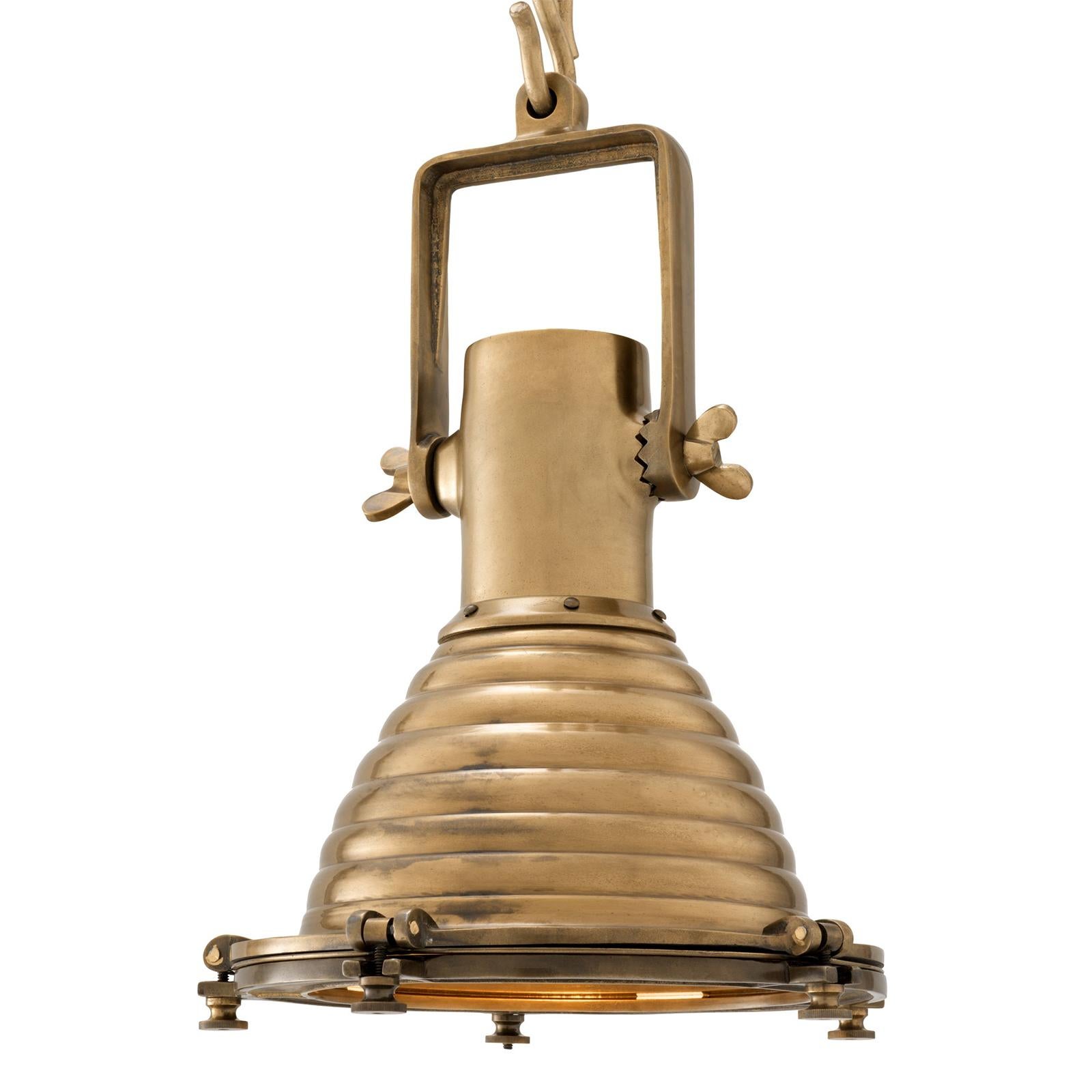 Suspension Yachting Medium in brass finish. 
with stainless steel and aluminium and with 
clear glass. 1 bulb, lamp holder type E27, 
max 40 watt. Bulb not included. with 150cm 
adjustable chain.
Also available in nickel finish.