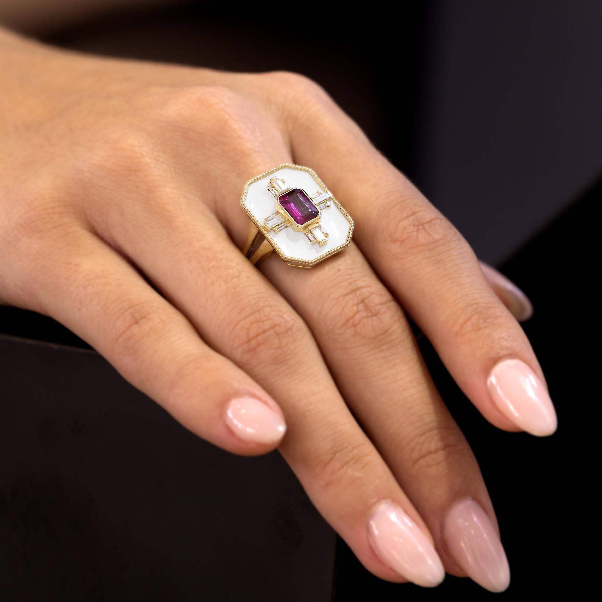 YAEL Pinker Turmalin & Diamant-Emaille 14k Ring (Smaragdschliff) im Angebot