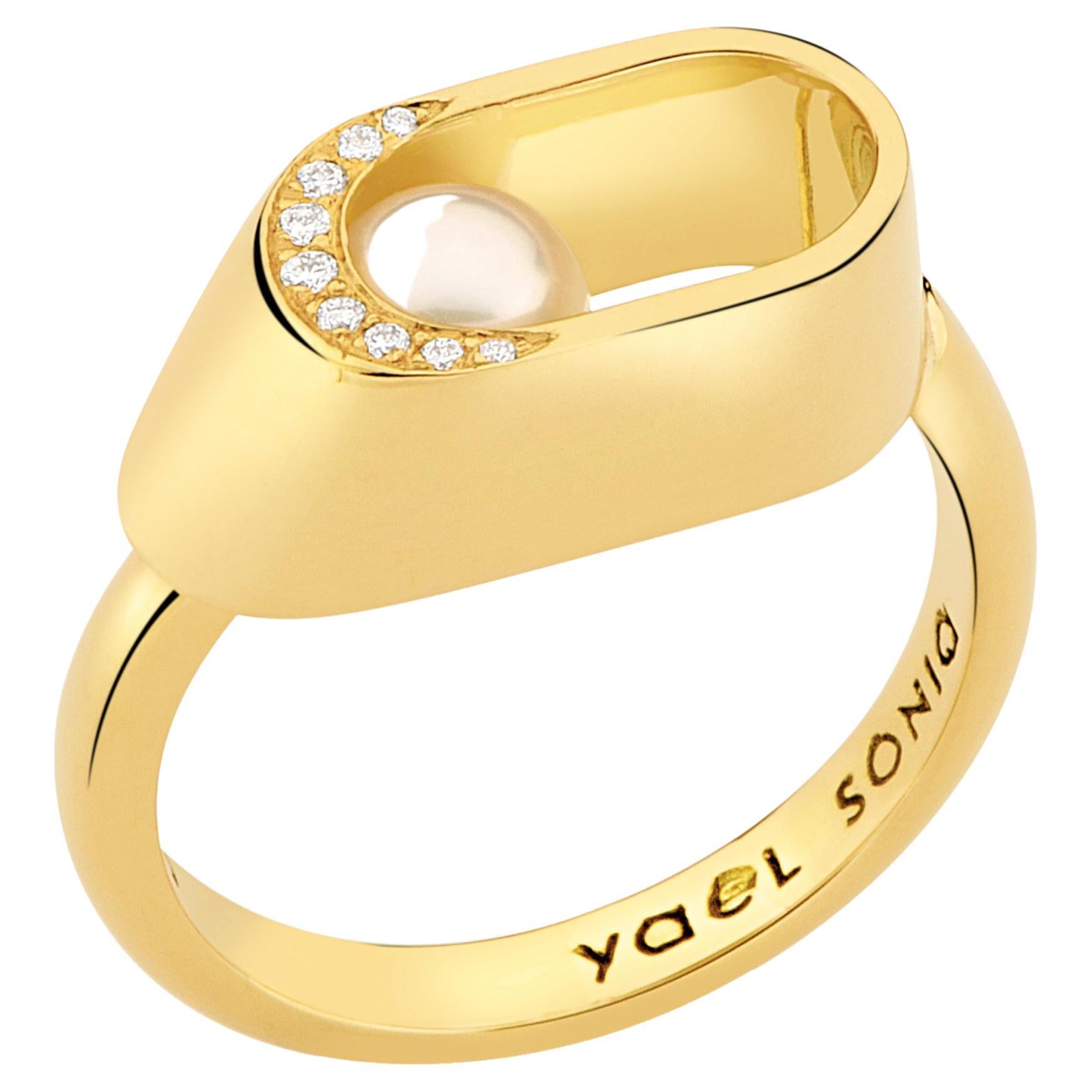 Yael Sonia's Unique 18k Yellow Gold, Akoya pearl Diamond Ellipse Brilliant Ring For Sale