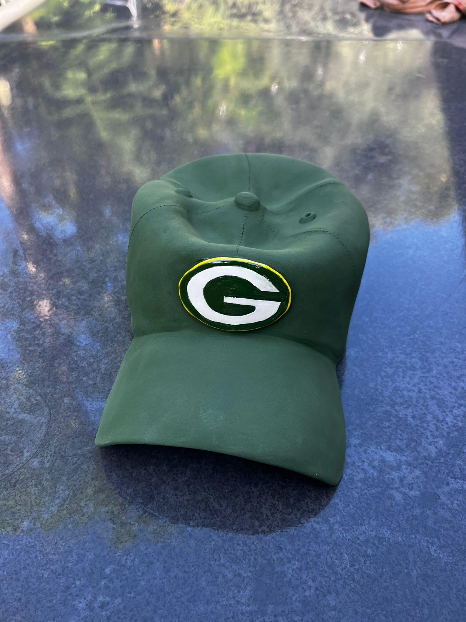 Keramik-Skulptur „Grün Bay Packers Cap“ aus Keramik – figurative Skulptur, Pop-Skulptur im Angebot 11