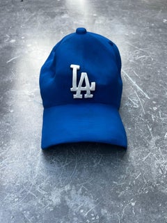 Scultura in ceramica del CAP dei LA Dodgers (blu) - scultura figurativa