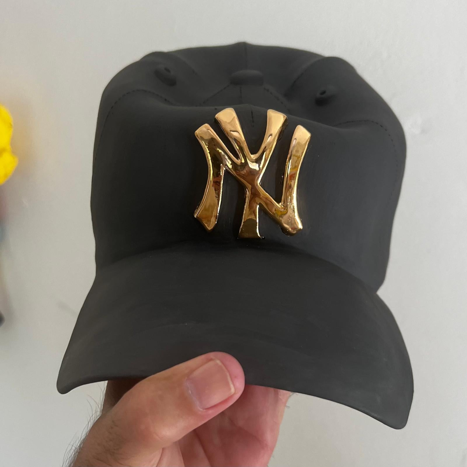 Ceramic NY Yankees cap sculpture (golden) - figurative sculpture, pop sculpture For Sale 2