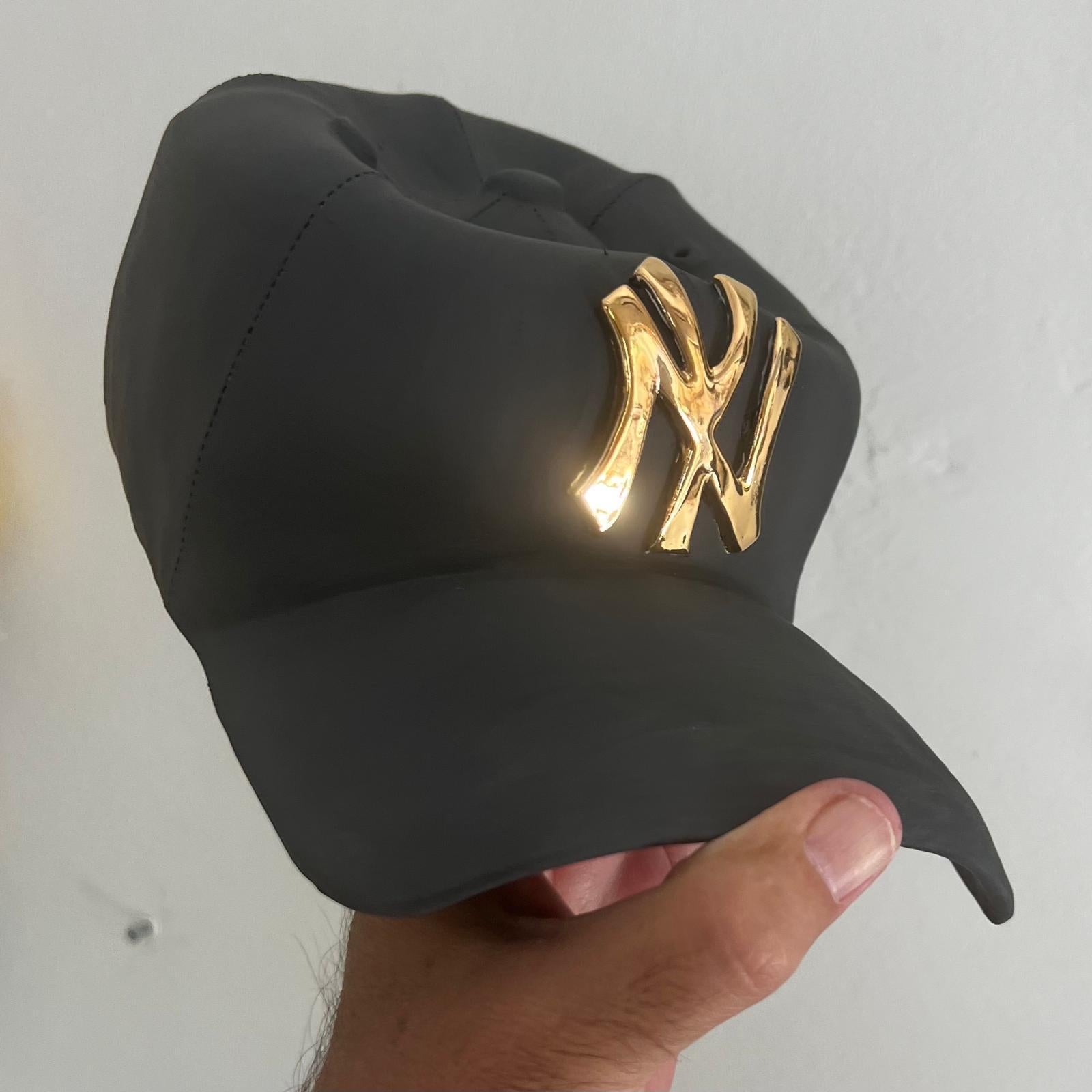 Ceramic NY Yankees cap sculpture (golden) - figurative sculpture, pop sculpture For Sale 3